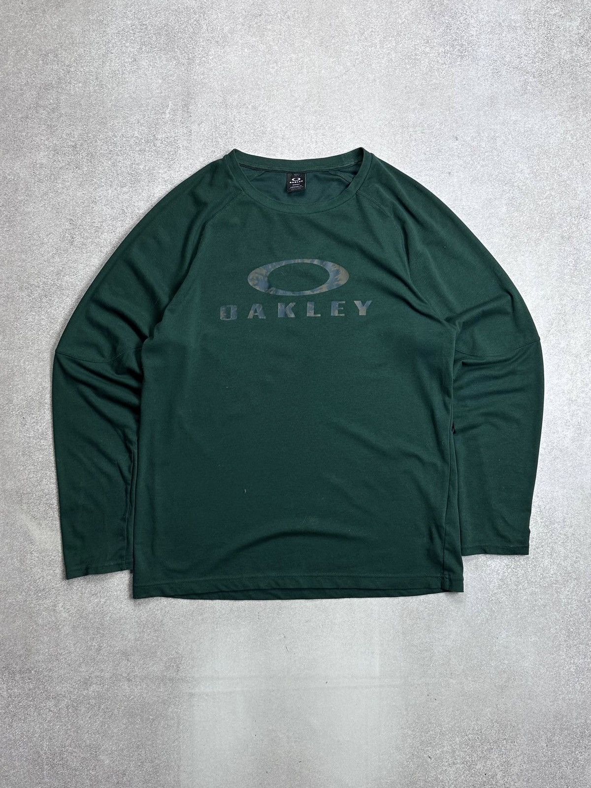 Oakley Vintage Oakley Big Logo Longsleeve Shirt L Rare Size US L / EU 52-54 / 3 - 1 Thumbnail