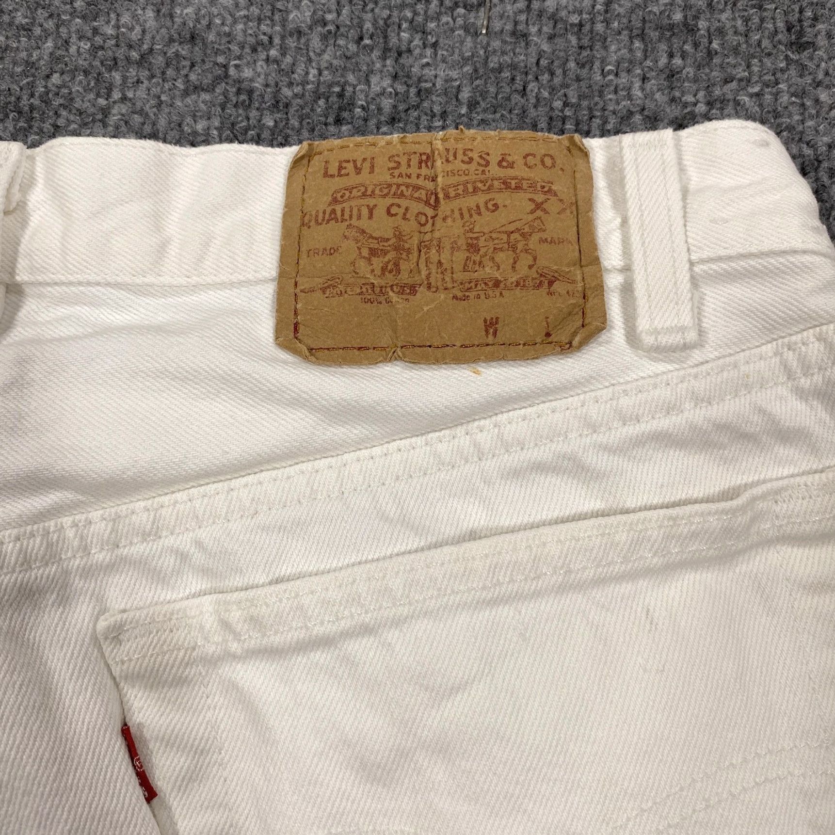 Levi's VINTAGE Levis 501 Cut-Off Shorts Womens 32 White Jorts Distressed Daisy Duke Booty Biker Size 24" / US 00 / IT 34 - 3 Thumbnail