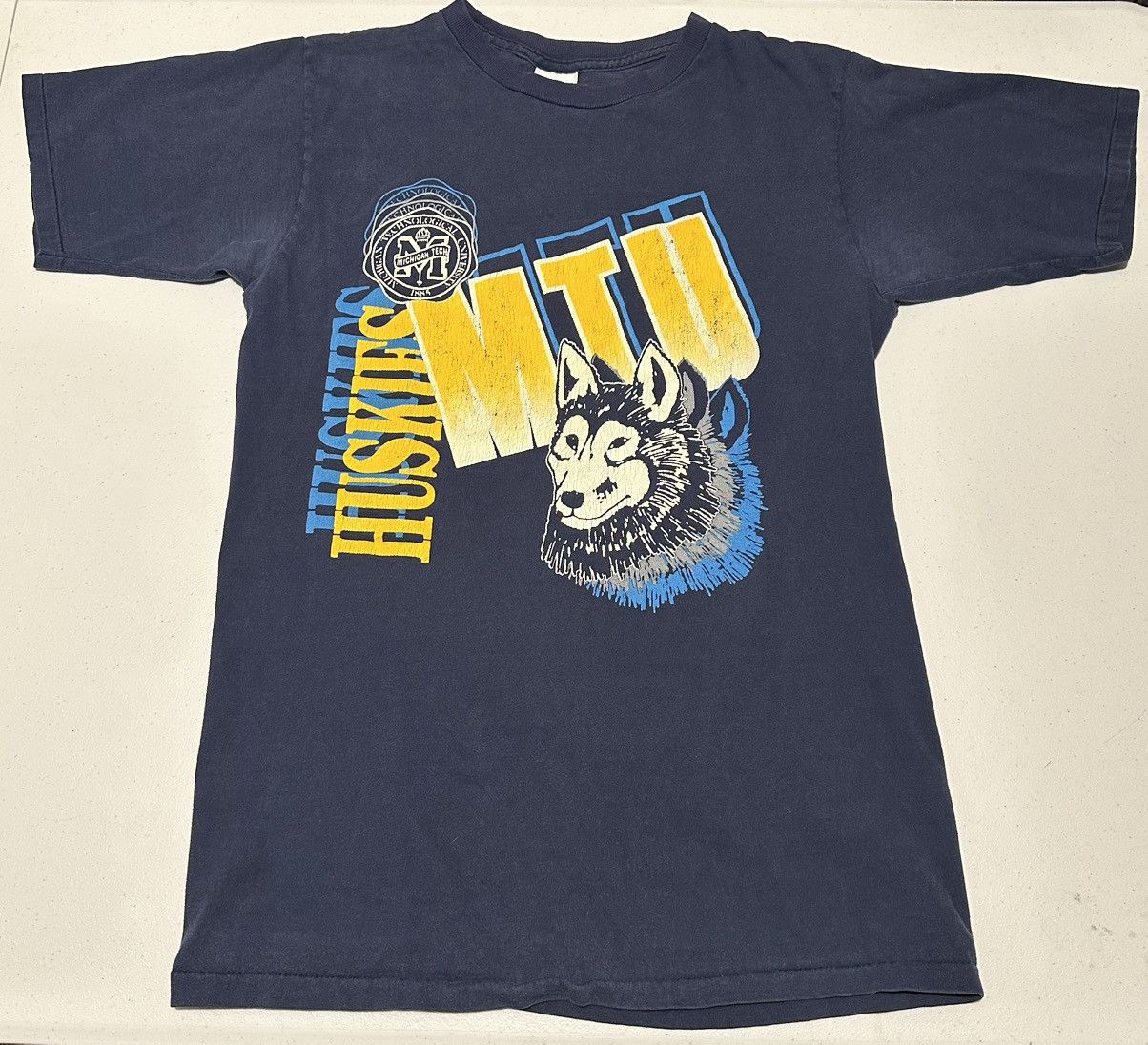 Vintage Vintage Michigan Huskies university single stitch T-shirt Size US M / EU 48-50 / 2 - 1 Thumbnail