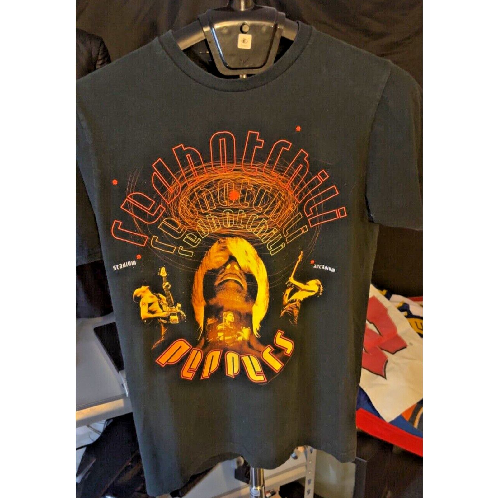 Tultex Vintage 2000's Y2K Red Hot Chili Peppers. Size US M / EU 48-50 / 2 - 1 Thumbnail