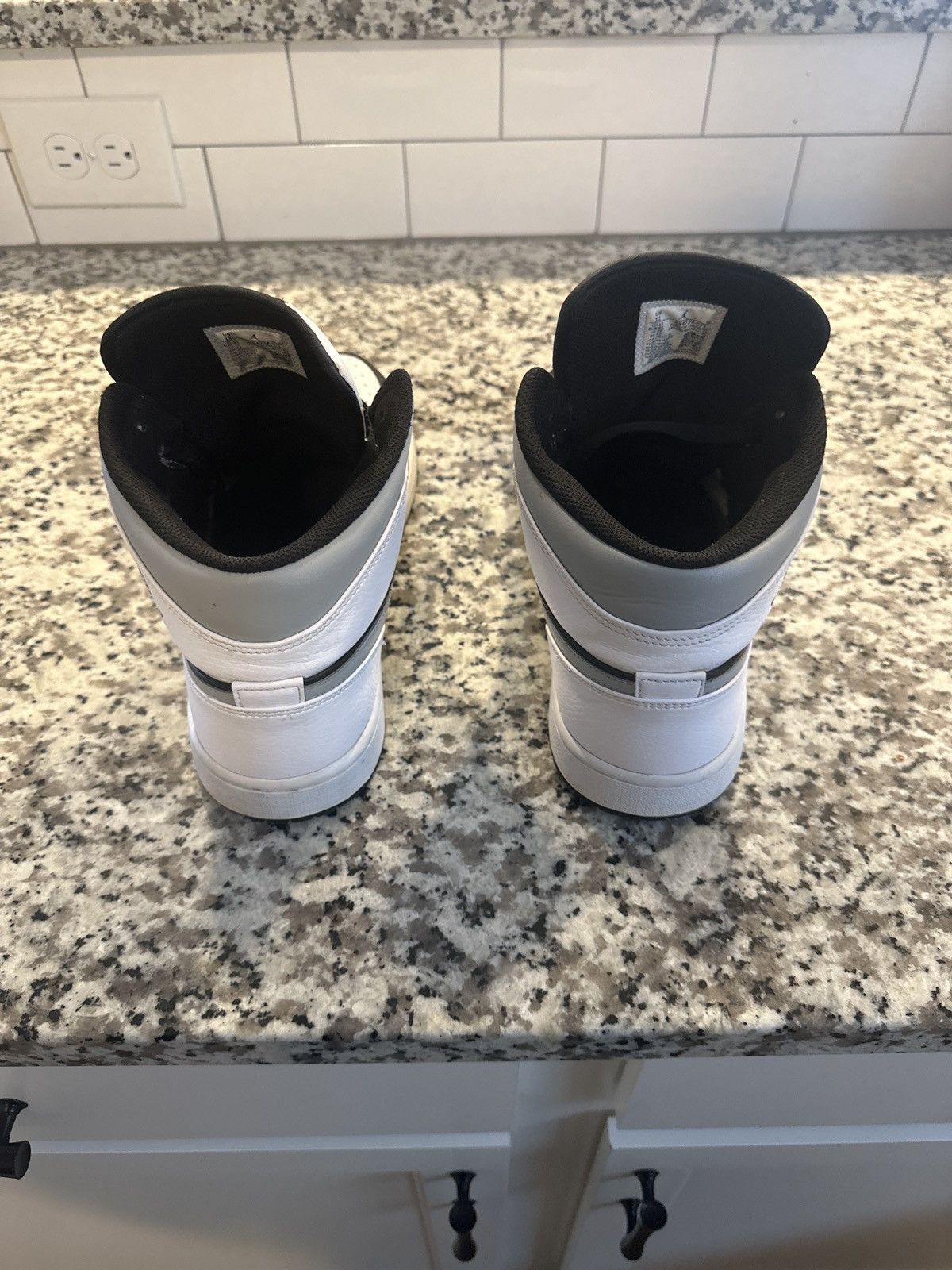 Jordan Brand × Nike Jordan 1 mid white shadow Size US 11 / EU 44 - 4 Thumbnail