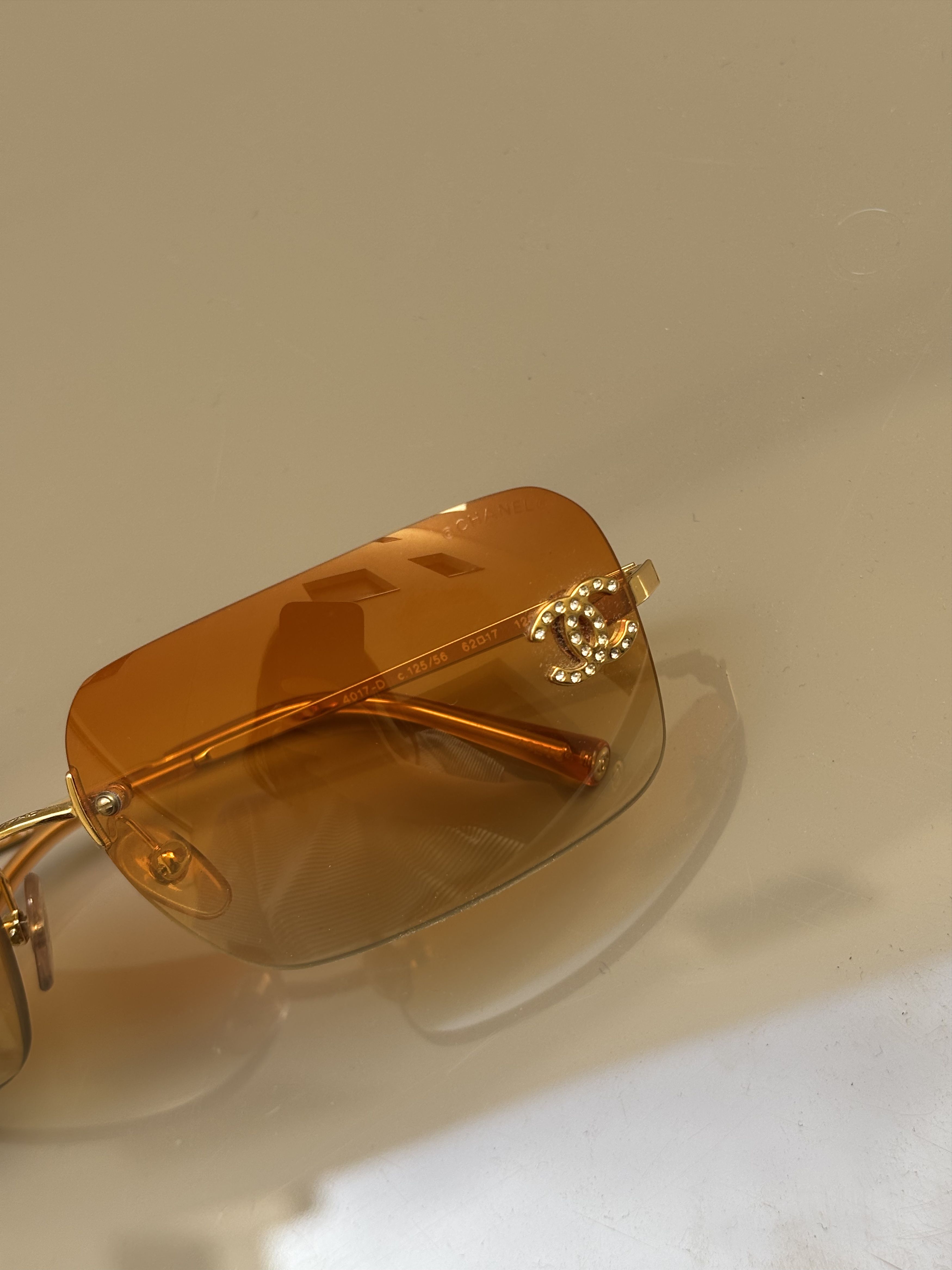 Chanel Chanel Sunglasses 4017-D Rhinestone Logo Rimless Vintage Size ONE SIZE - 8 Thumbnail