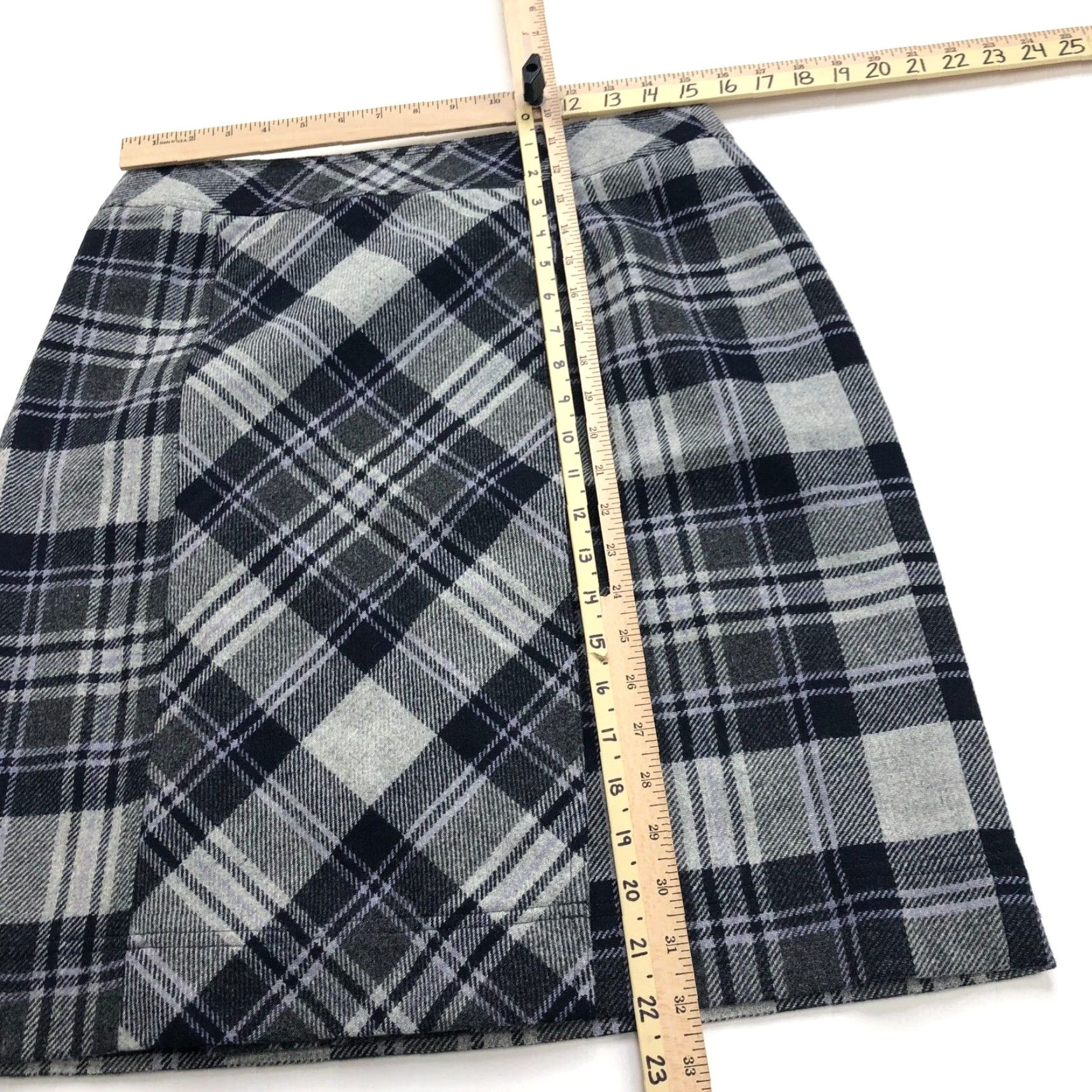 Brooks Brothers Brooks Brothers Wrap Skirt 8 Plaid Button Non Lined Gray Blue Wool Wool Blend Short Womens Size 30" / US 8 / IT 44 - 3 Thumbnail