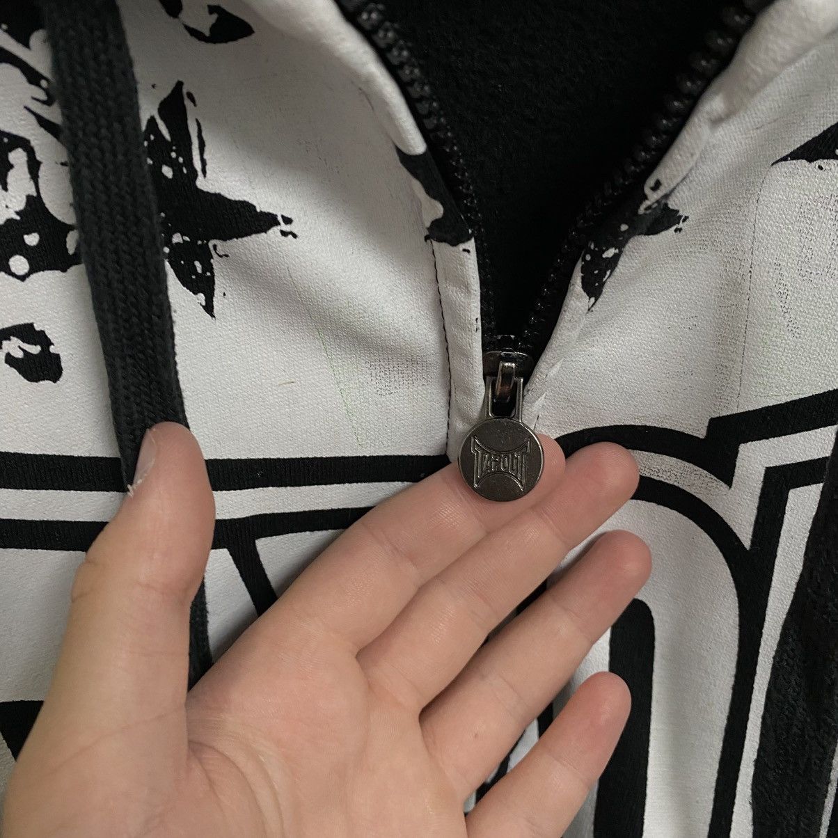 Tapout Tapout Zip Up Hoodie Vintage Big Logo Y2K style Size US L / EU 52-54 / 3 - 7 Thumbnail