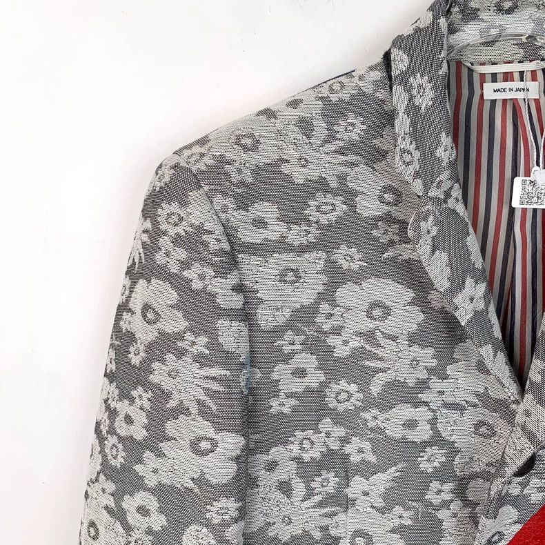 Thom Browne Thom Browne size2 Gray three-color striped turned-down coll Size 36S - 3 Thumbnail