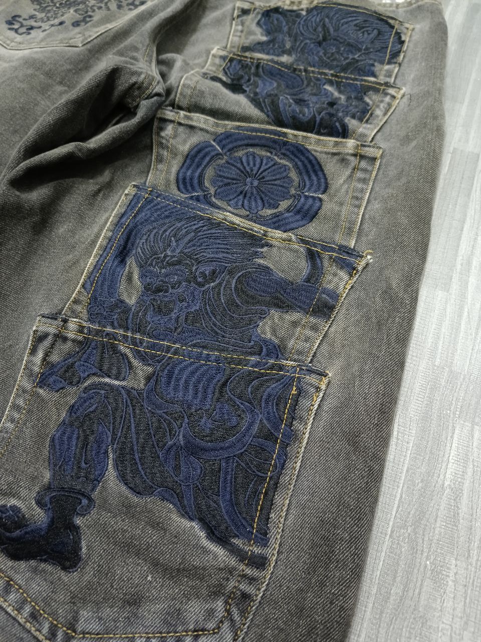 Japanese Brand RARE KARAKURI TAMASHI MULTIPOCKET EMBROIDED FUJIIN RAIIJIN Size US 34 / EU 50 - 7 Thumbnail