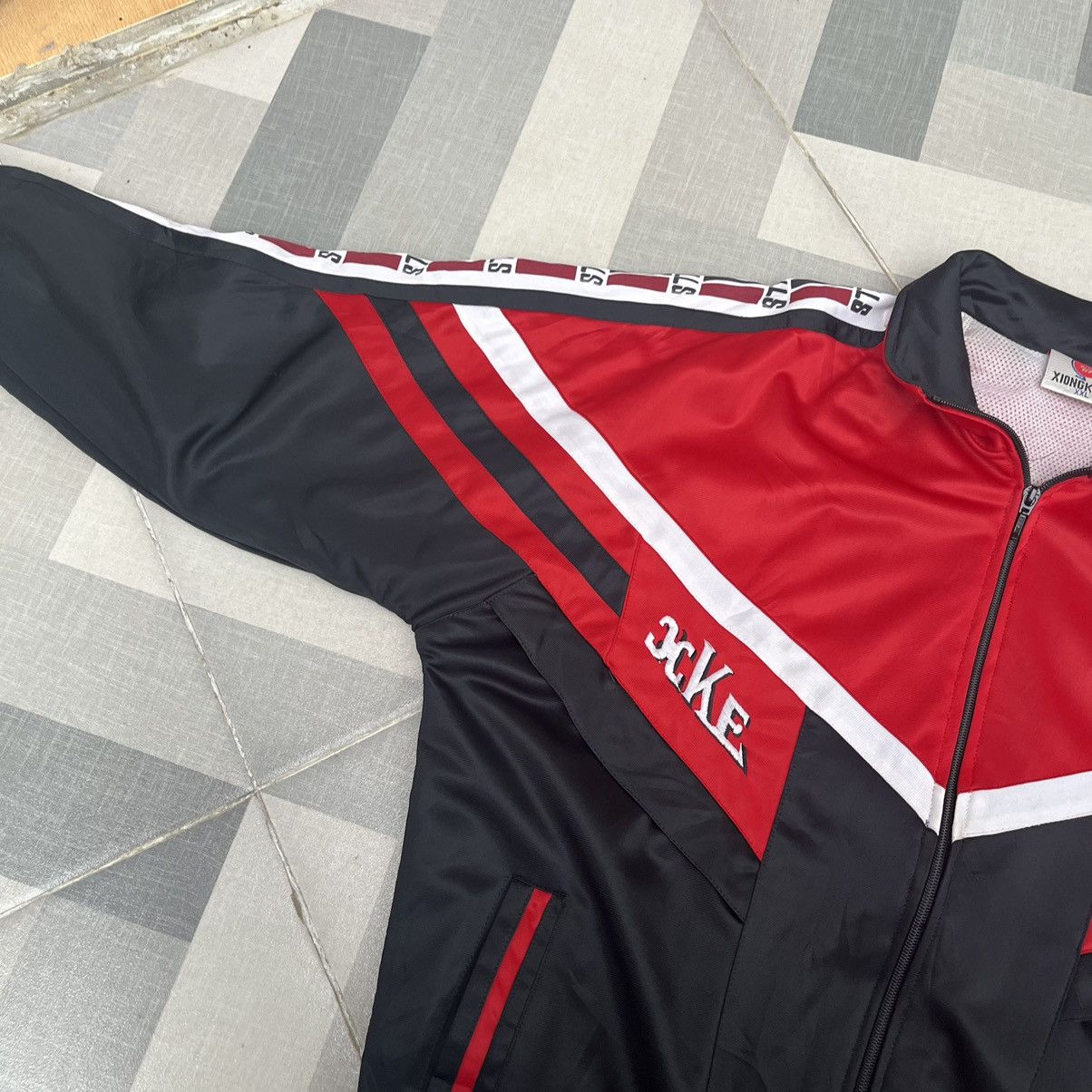 NBA 1993 Treepeat Chicago Bulls Bootleg Colorblock Tapped Jacket Size US XXL / EU 58 / 5 - 8 Thumbnail