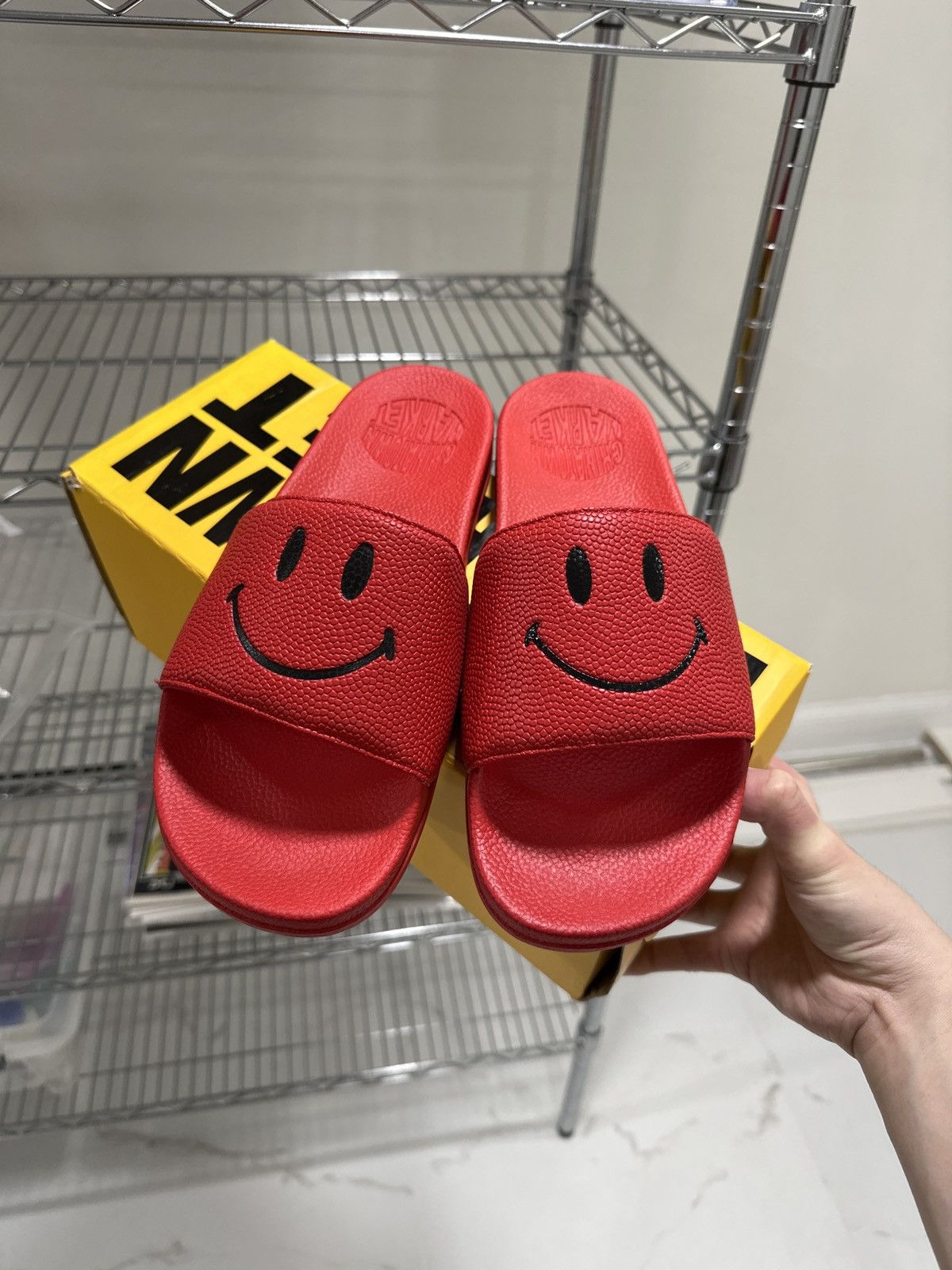 未使用 CHINA TOWN MARKET チャイナタウンマーケット サンダル Chinatown Market Slides | Grailed