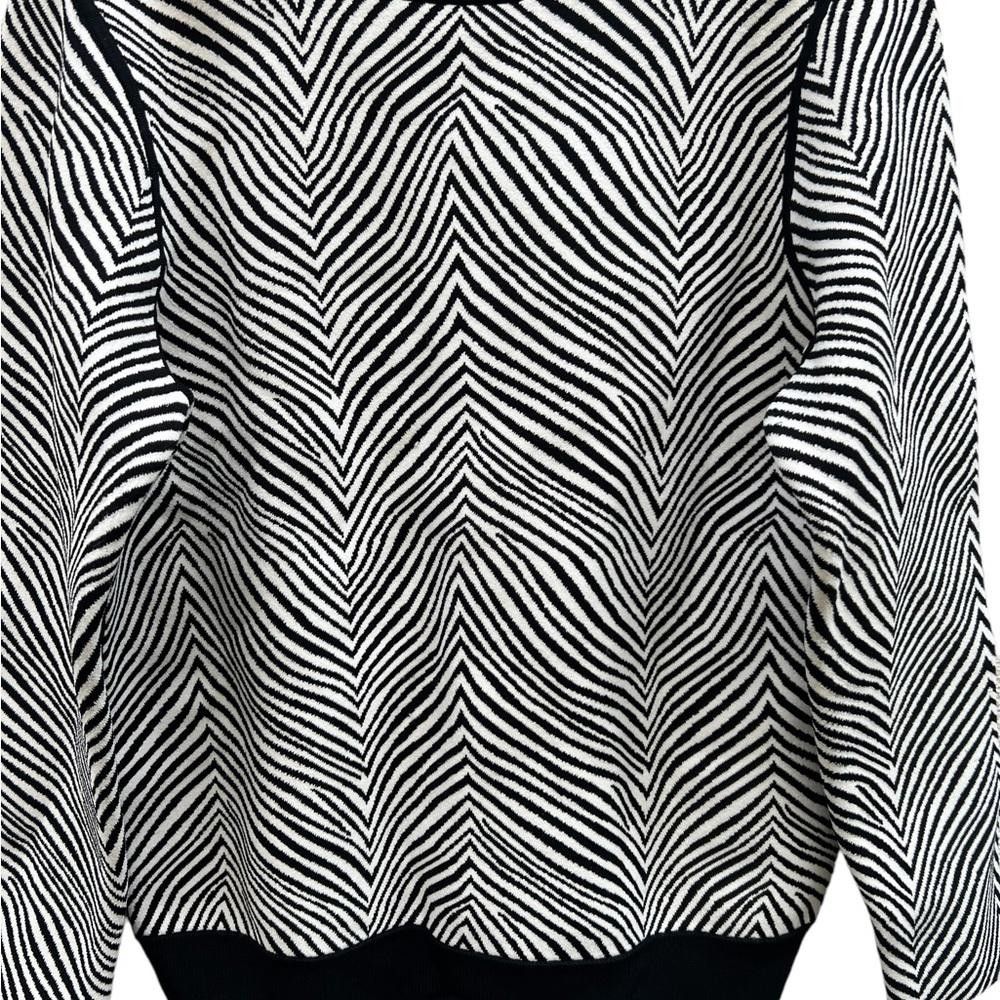 Opening Ceremony Opening Ceremony Barneys NY Zebra Crewneck Sweater NWT Size L / US 10 / IT 46 - 2 Thumbnail