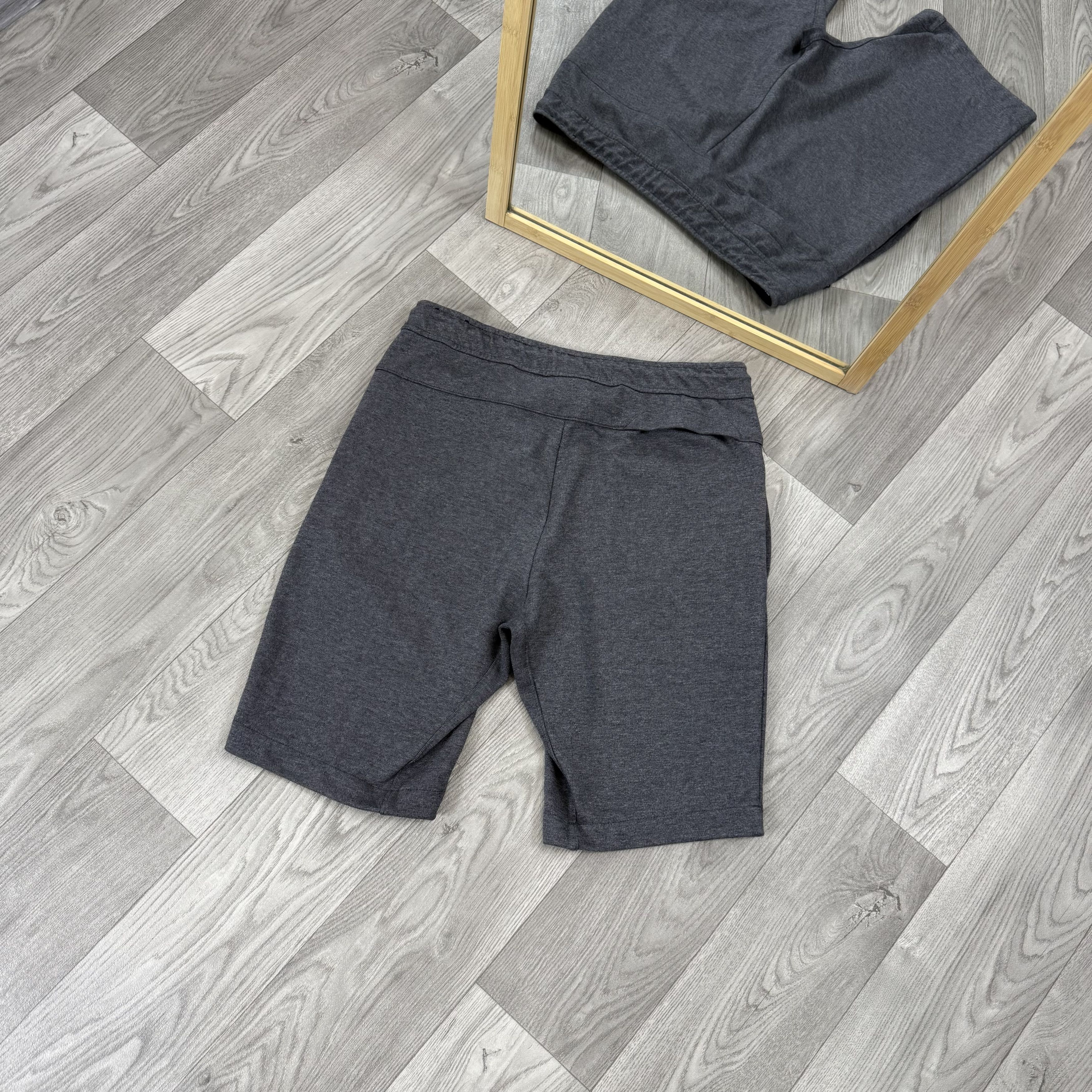Nike Nike Grey Shorts Size US 30 / EU 46 - 3 Thumbnail