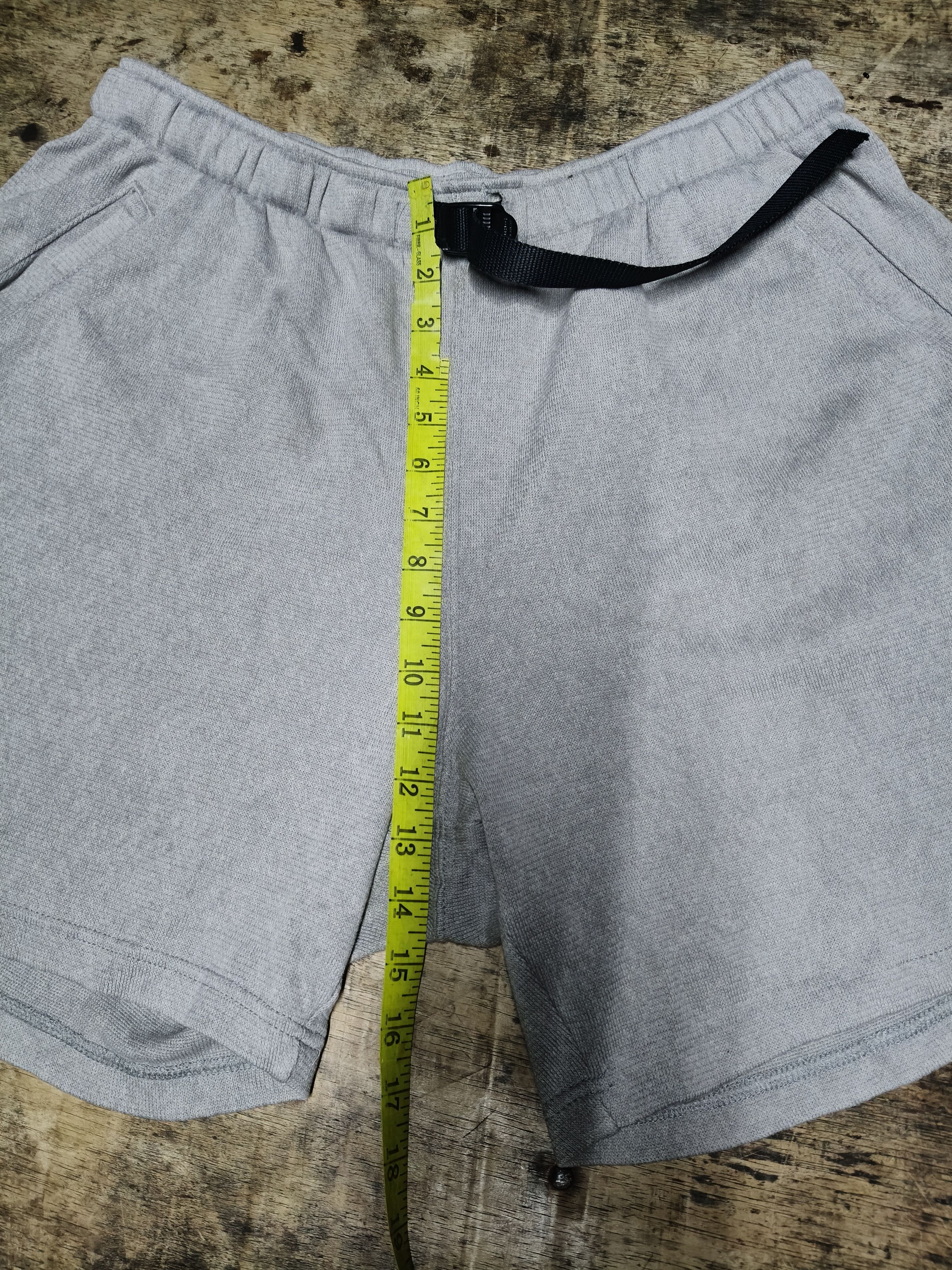 Nike Vintage Nike Gray Short Pants Size US 32 / EU 48 - 9 Thumbnail