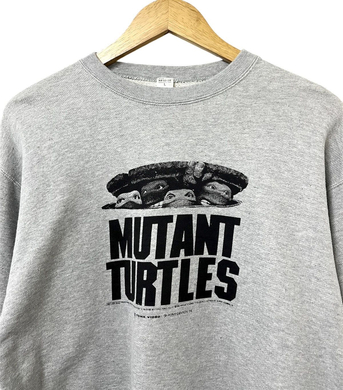 Vintage VINTAGE 90s MUTANT TURTLES TMNT TOWA VIDEO MOVIE SWEATSHIRT Size US L / EU 52-54 / 3 - 3 Thumbnail