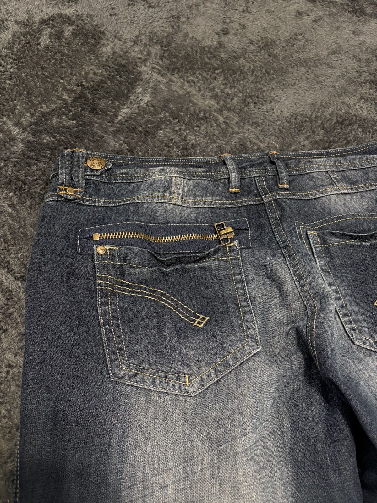 Japanese Brand Vintage Rare Washed Denim Distressed Y2K Baggy Jeans Size US 34 / EU 50 - 10 Thumbnail