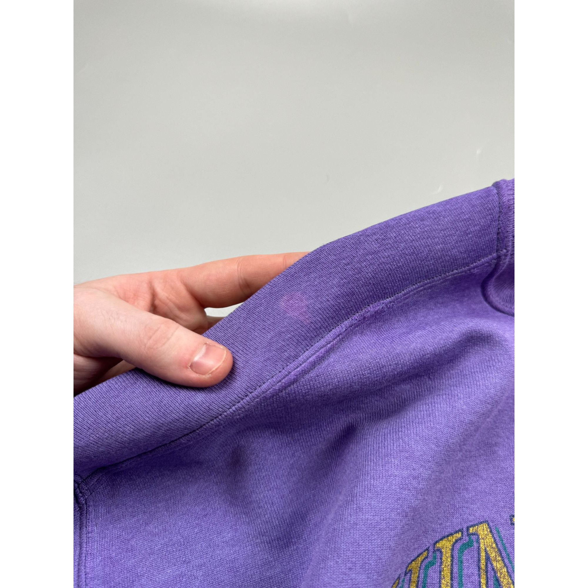 Vintage Chincoteague Island USA Distressed Sweatshirt (Y1194) Size US XL / EU 56 / 4 - 10 Thumbnail