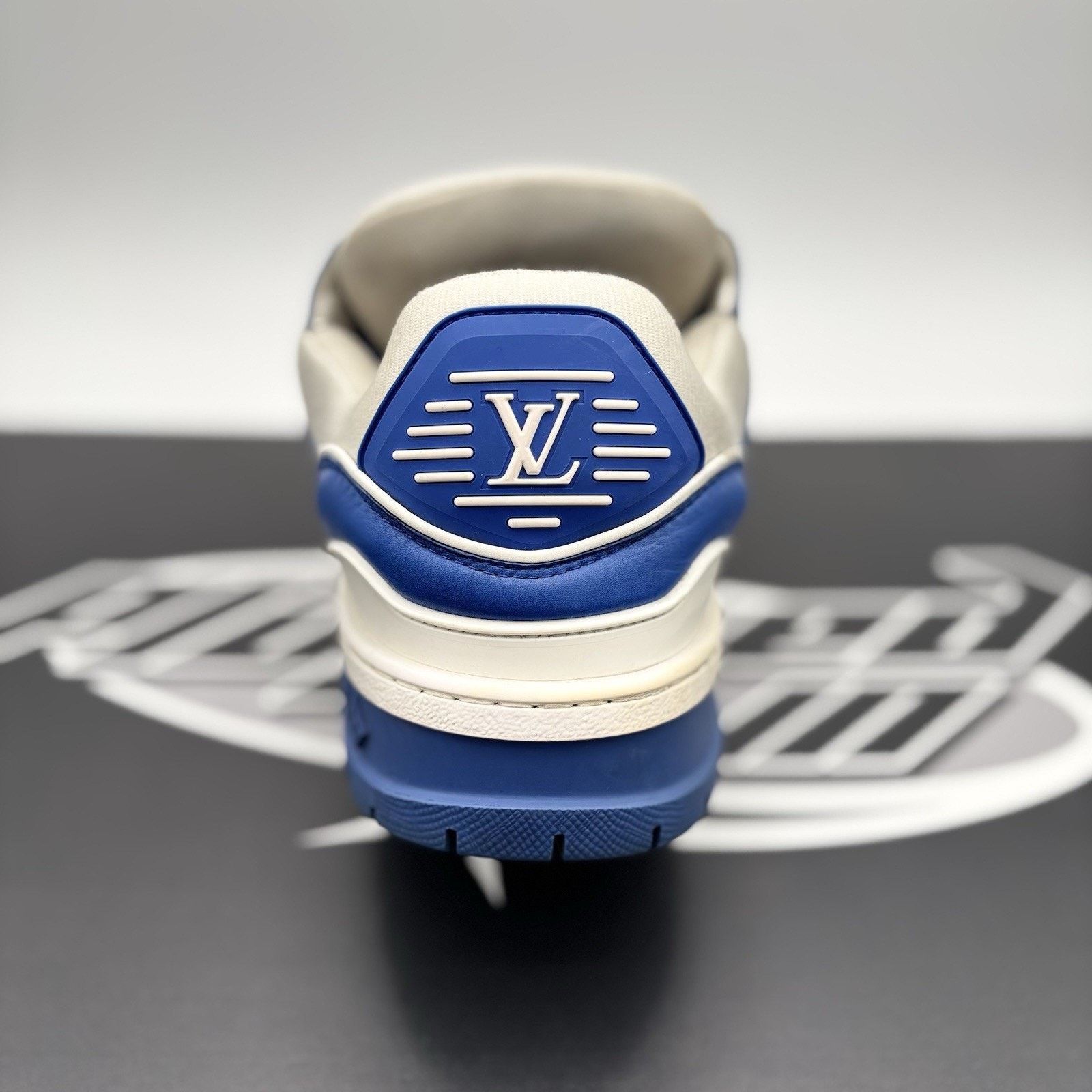 Louis Vuitton (11.5-12 US) Louis Vuitton Maxi ' Blue White ' Size US 12 / EU 45 - 12 Thumbnail