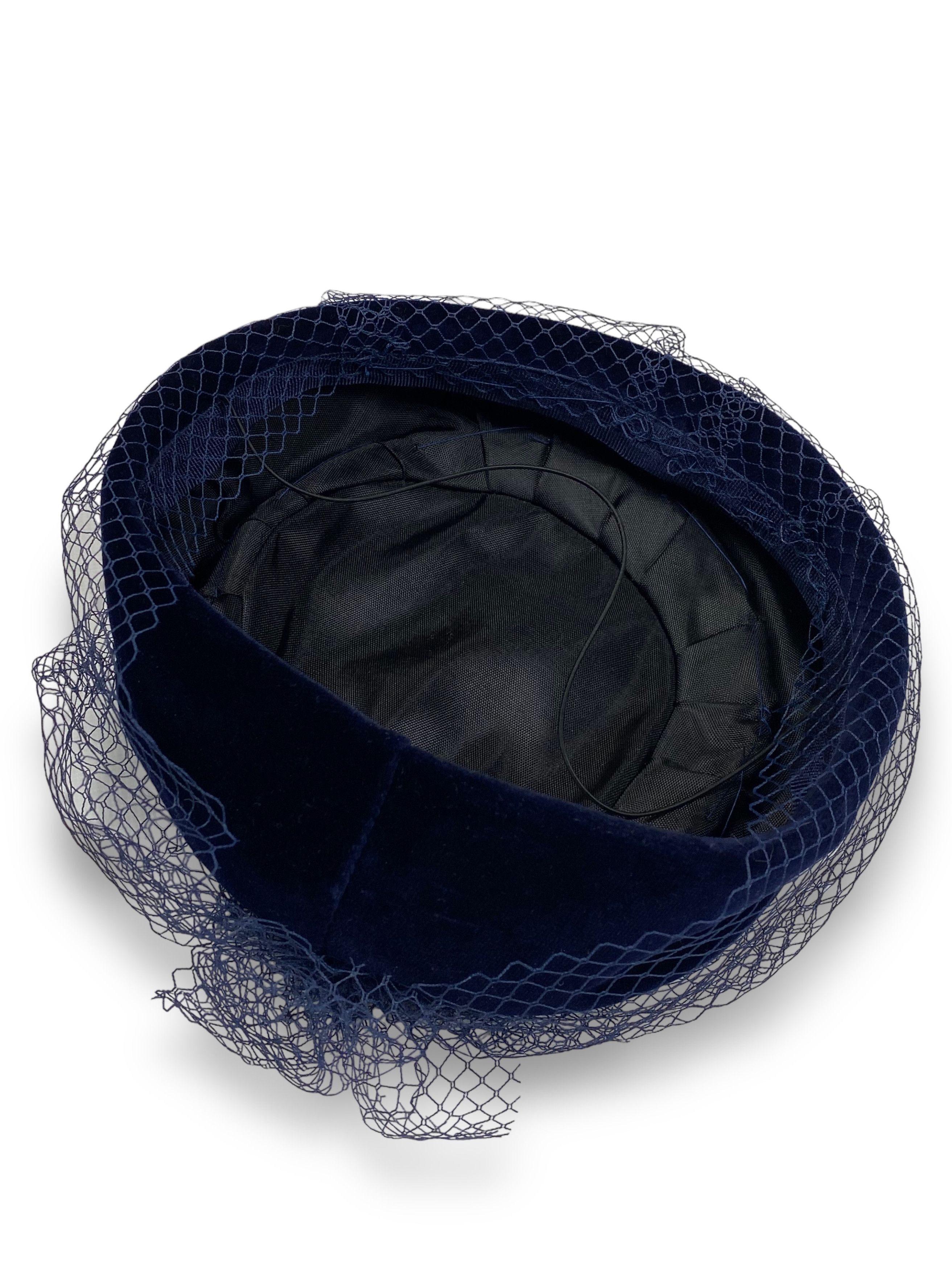 Vintage Vintage MARIDA Ladie's Luxury Navy Velvet Hat M760 Size ONE SIZE - 6 Thumbnail