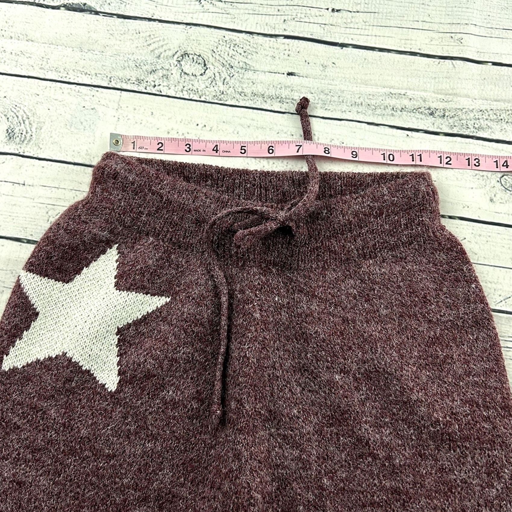 Anthropologie Entro Pants Women S Red Star Print Nylon Sweats Lounge Shorts? Size 28" / US 6 / IT 42 - 4 Thumbnail