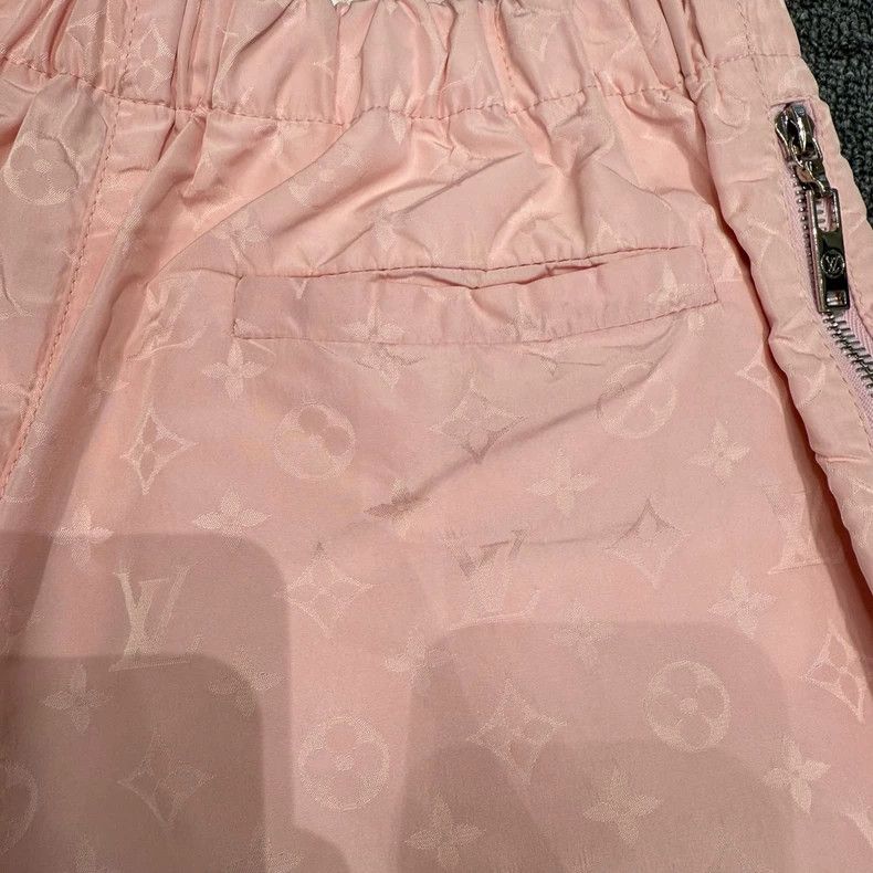 Louis Vuitton Louis Vuitton Pink presbyopic printed shorts Size US 38 / EU 54 - 5 Thumbnail
