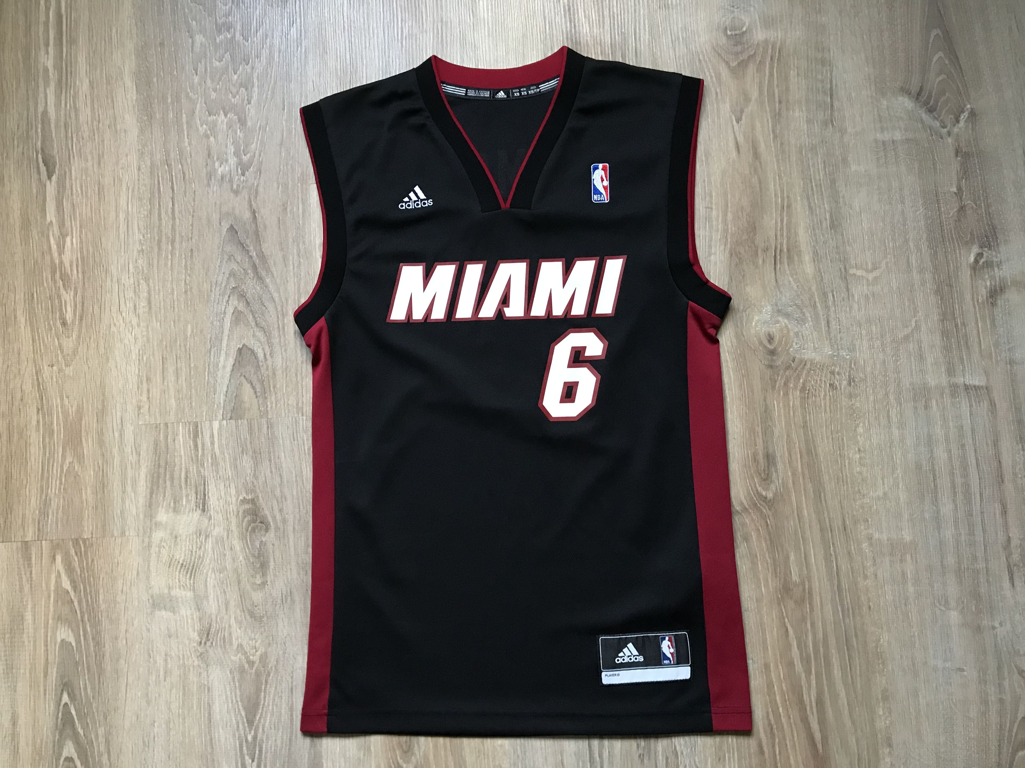 Adidas × NBA × Vintage Adidas Vintage Miami Heat LeBron James #6 Jersey Size US XS / EU 42 / 0 - 1 Thumbnail