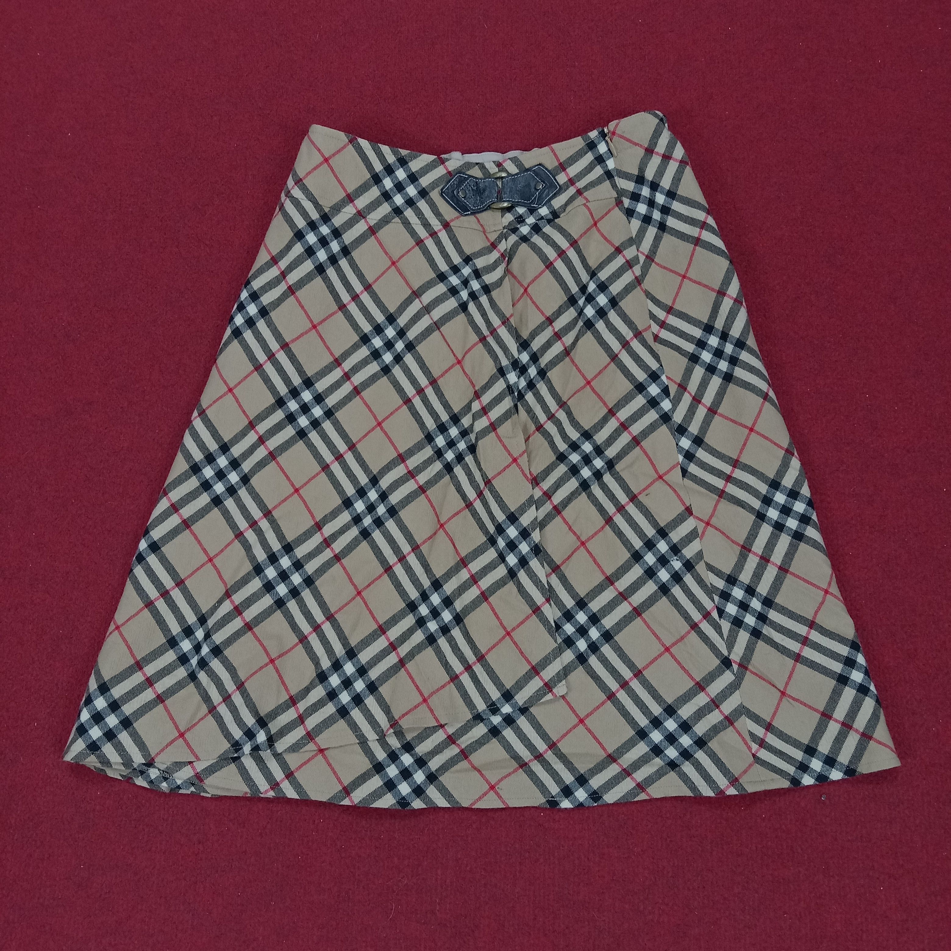 image of Burberry London Luxury Brand Nova Check Design Skirt in Brown, Women's (Size 24)