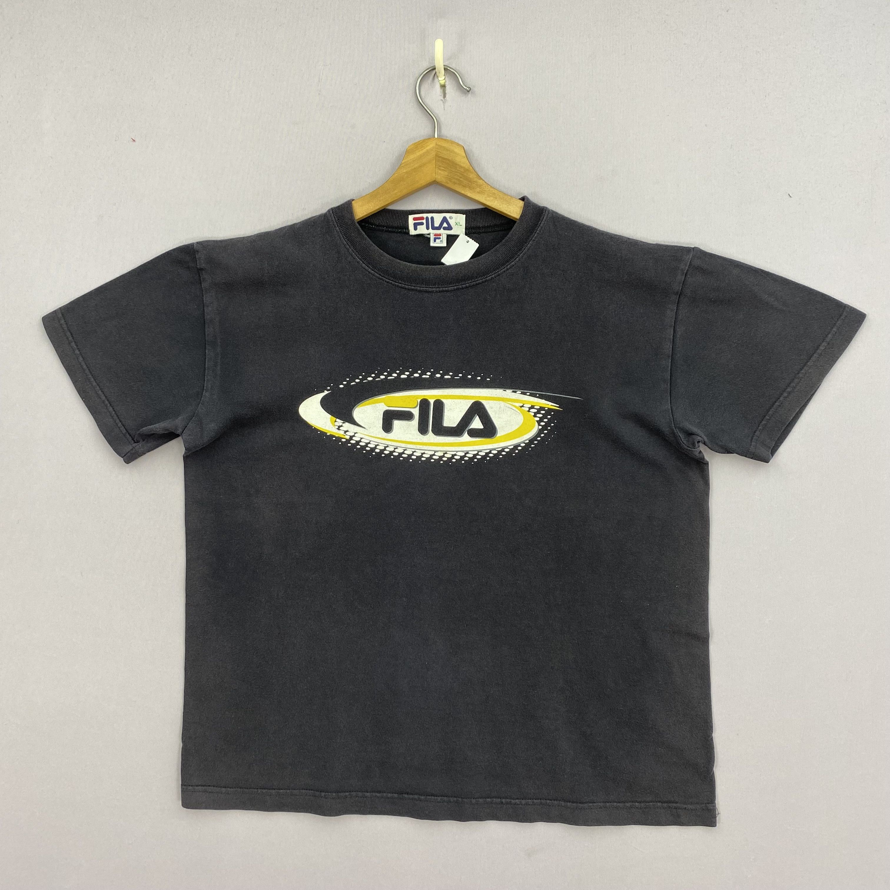 Fila Vintage 90s Fila T-Shirt Fila Spellout Sportswear Tee Size US M / EU 48-50 / 2 - 1 Thumbnail