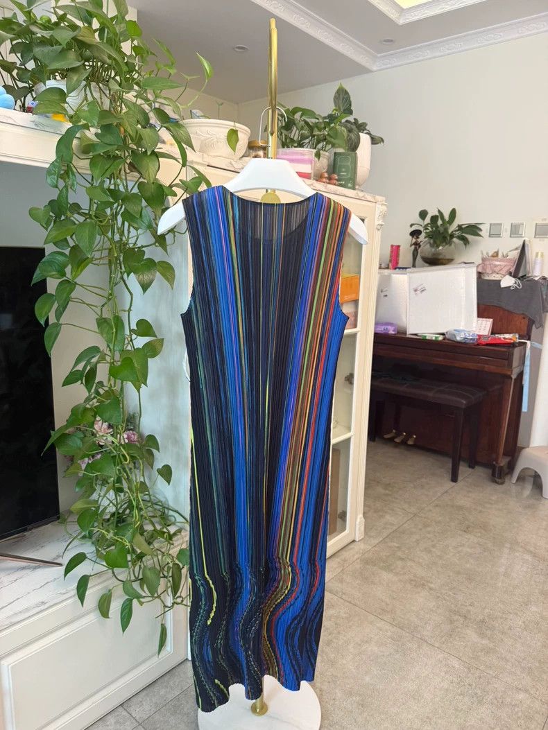 Issey Miyake Issey Miyake size:2 Colorful striped pleated dress Size S / US 4 / IT 40 - 5 Thumbnail