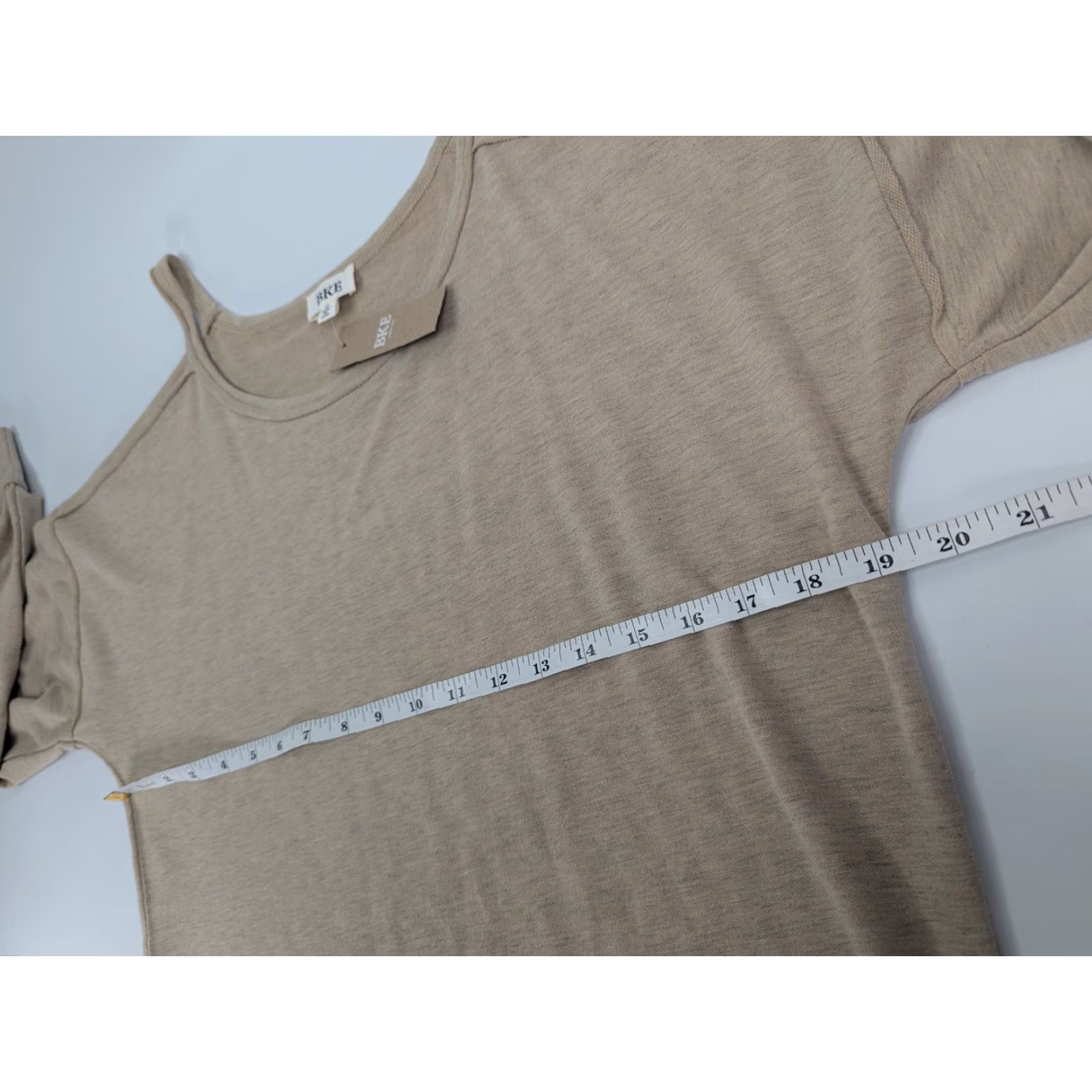 Vintage Buckle Blouse Shirt Women S Buckle Oatmeal Cold Shoulder Long Sleeve Pullover Beige Size S NWT Size S / US 4 / IT 40 - 5 Thumbnail