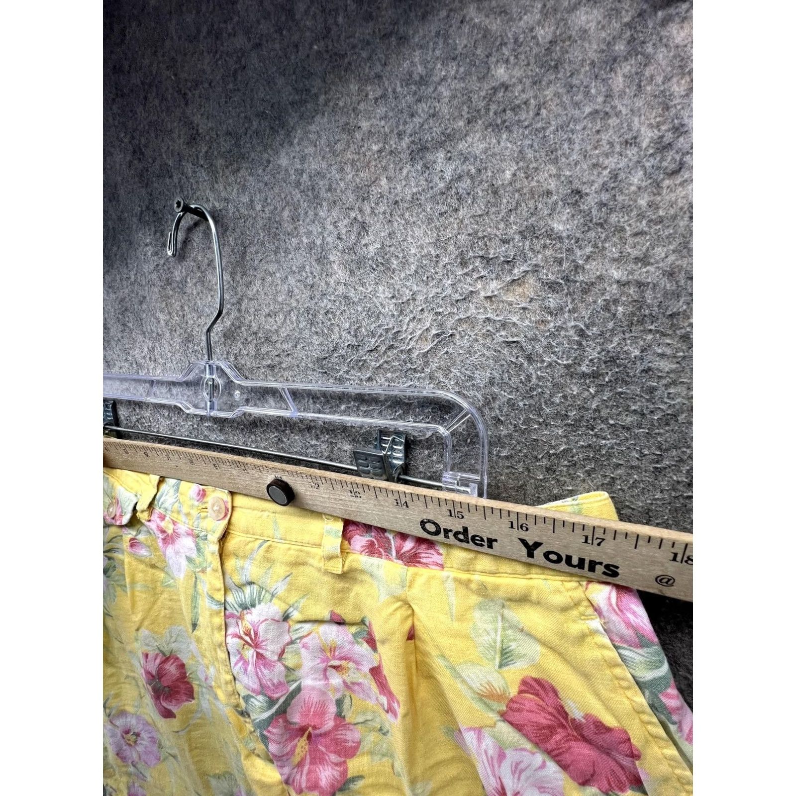 Ralph Lauren VINTAGE? No. Lauren Ralph Lauren Shorts Womens 16 Yellow Linen Chino Floral 6 Inseam Casual Size 38" / US 16 / IT 52 - 4 Thumbnail