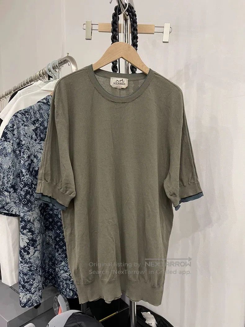 Hermes Cotton Solid Short Sleeve T-shirt.