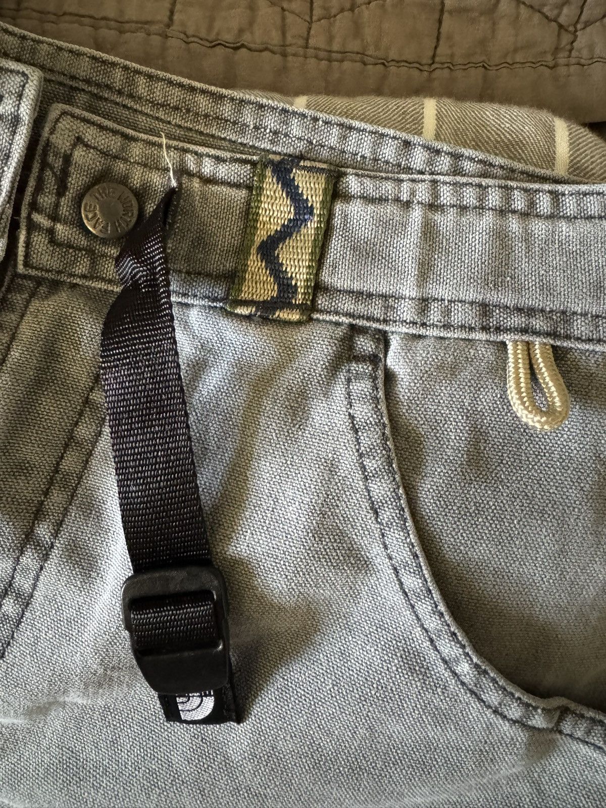 The North Face Vintage North Face Shorts Size US 32 / EU 48 - 3 Thumbnail