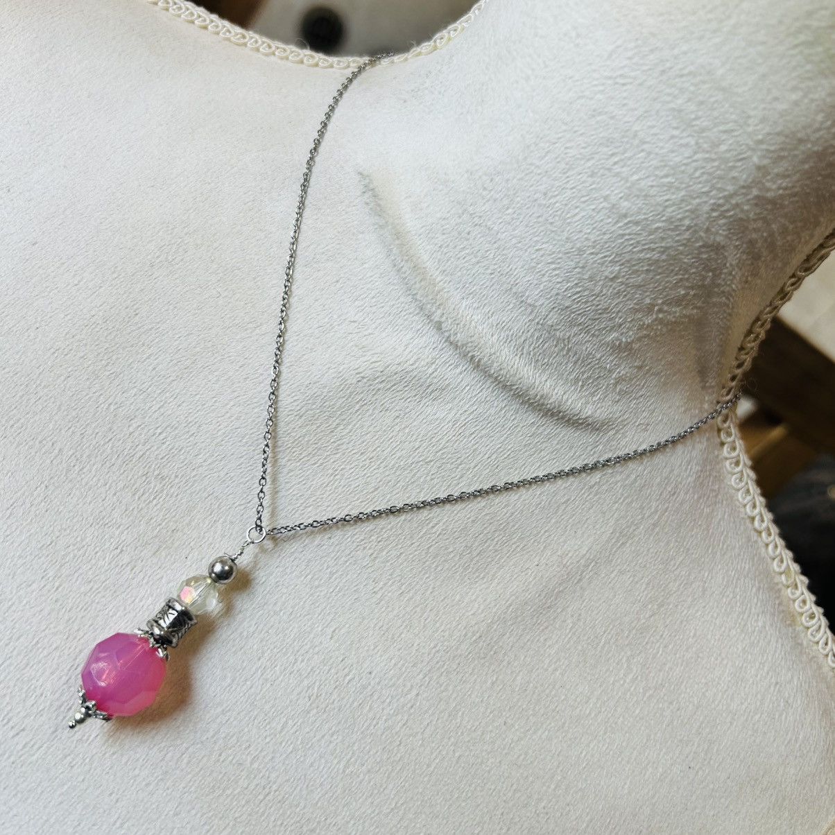 Handmade Handcrafted faceted crystal vintage lucite pendant necklace Size ONE SIZE - 2 Thumbnail