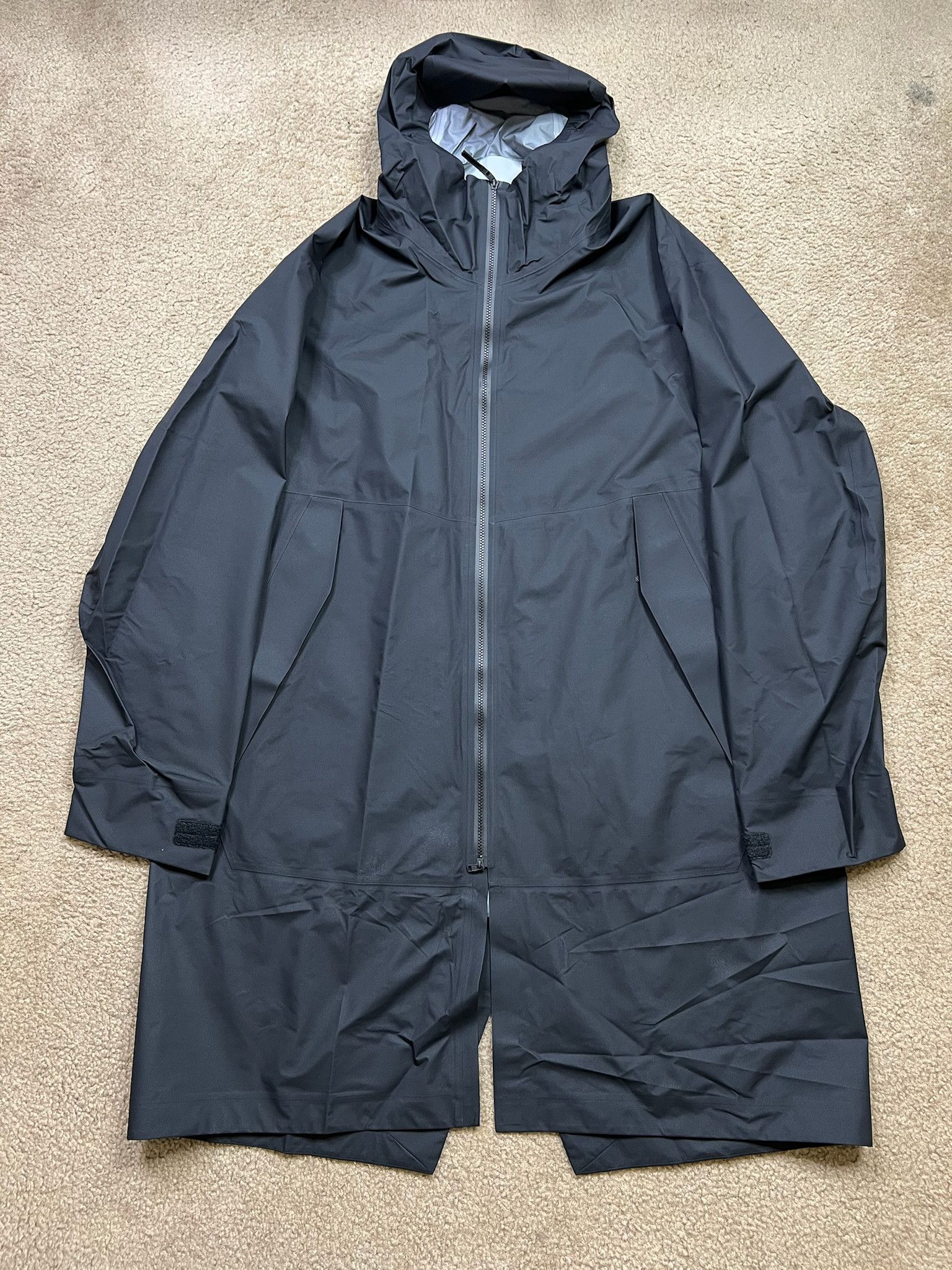 Arc'Teryx Veilance × Arc'teryx Monitor Lightweight Coat Arc'Teryx Veilance × Arc'teryx Monitor Lightweight Coat