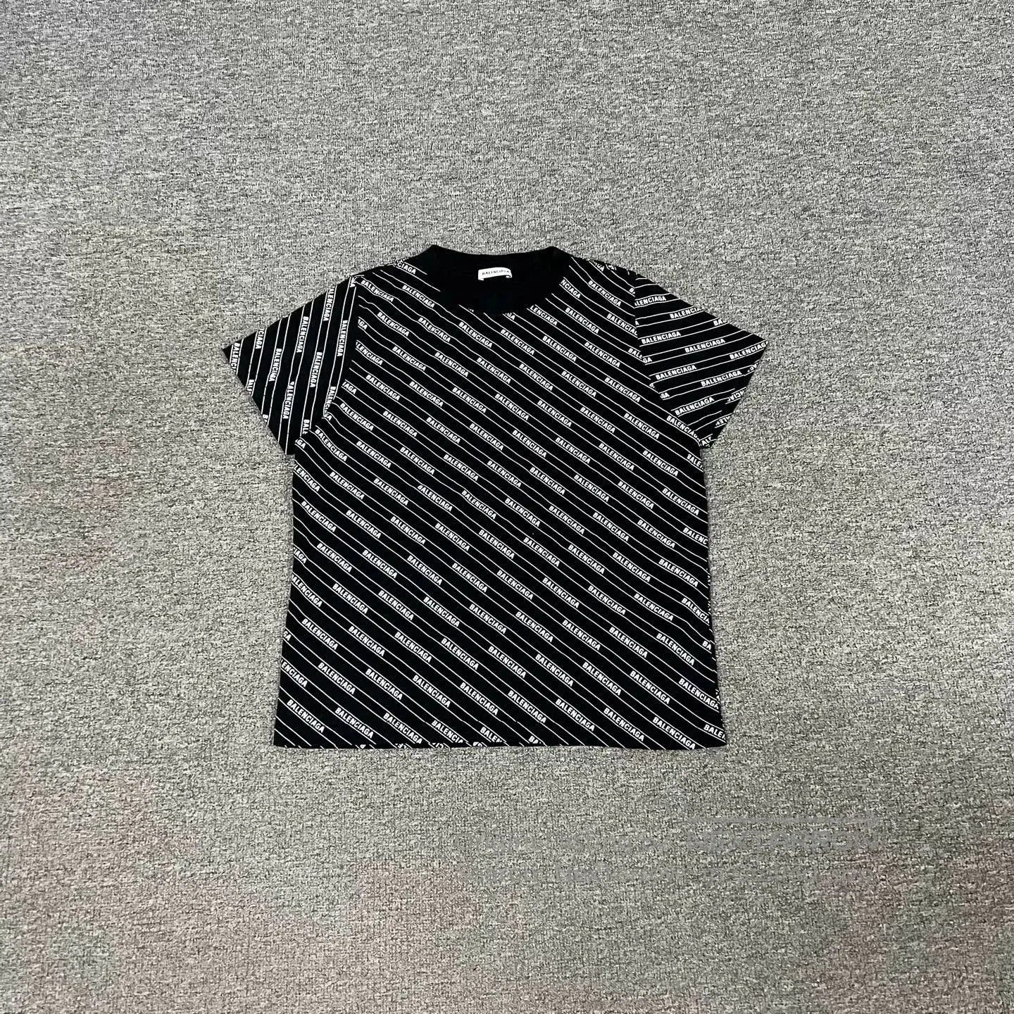 Balenciaga Balenciaga Printed Short Sleeve T-Shirt. Size US L / EU 52-54 / 3 - 1 Thumbnail