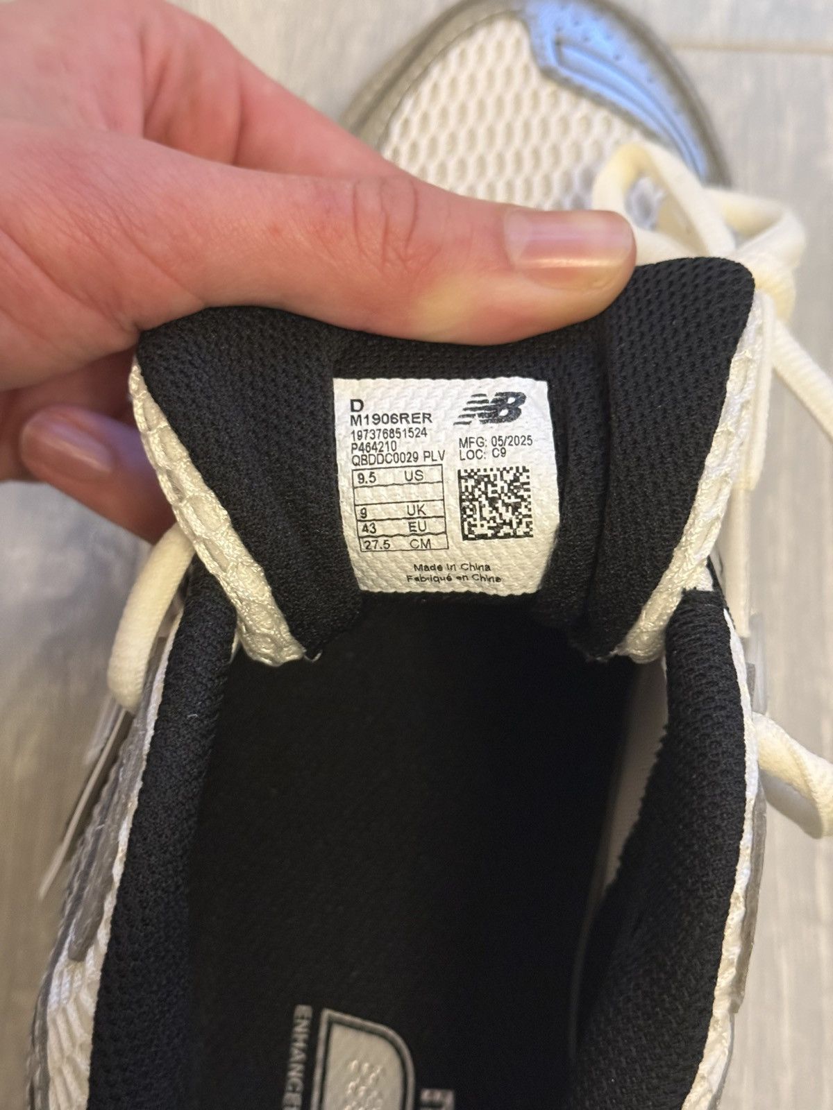 New Balance New Balance White Black 1906R Mens Streetwear Trainers 10 Size US 9.5 / EU 42-43 - 9 Thumbnail