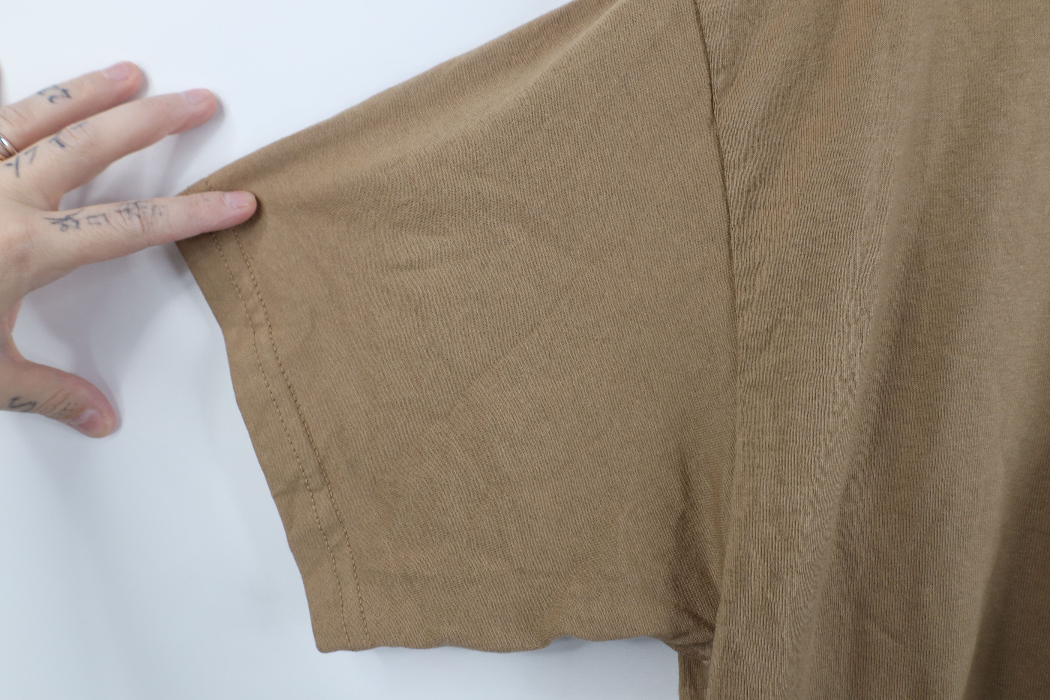 Vintage Vintage 90s Streetwear Short Sleeve T-Shirt Beige Khaki Size US L / EU 52-54 / 3 - 5 Thumbnail