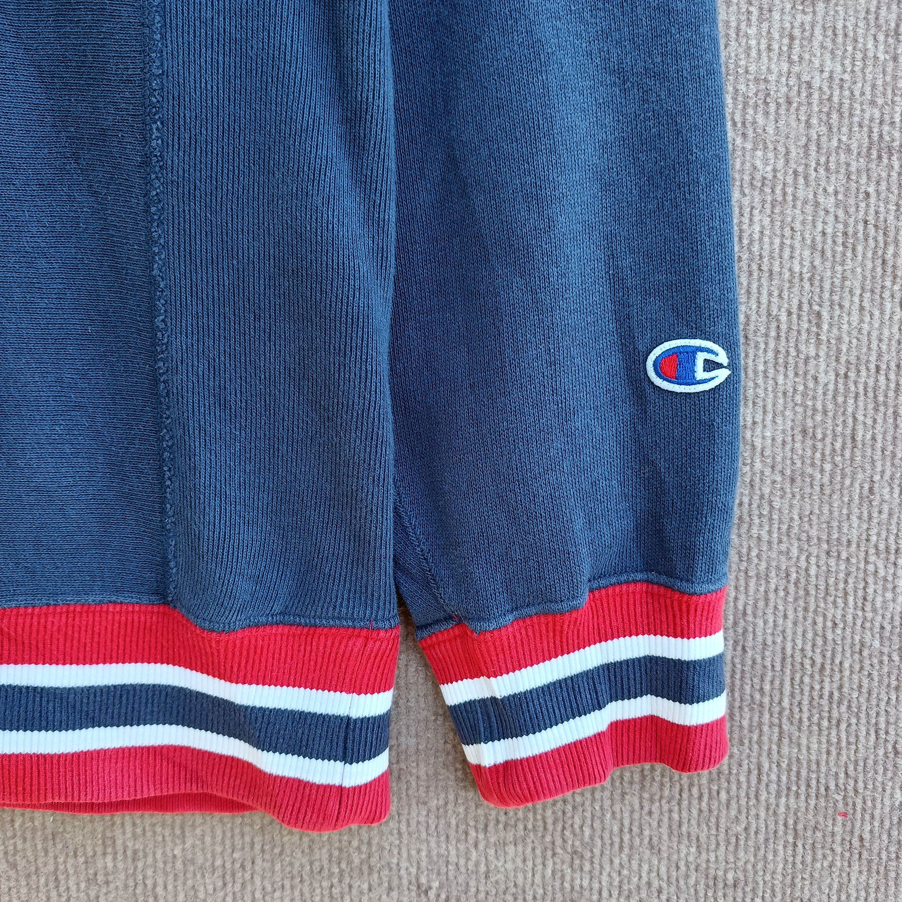 Champion × Vintage Vintage Champion Reverse Weave Small Logo Size US L / EU 52-54 / 3 - 4 Thumbnail