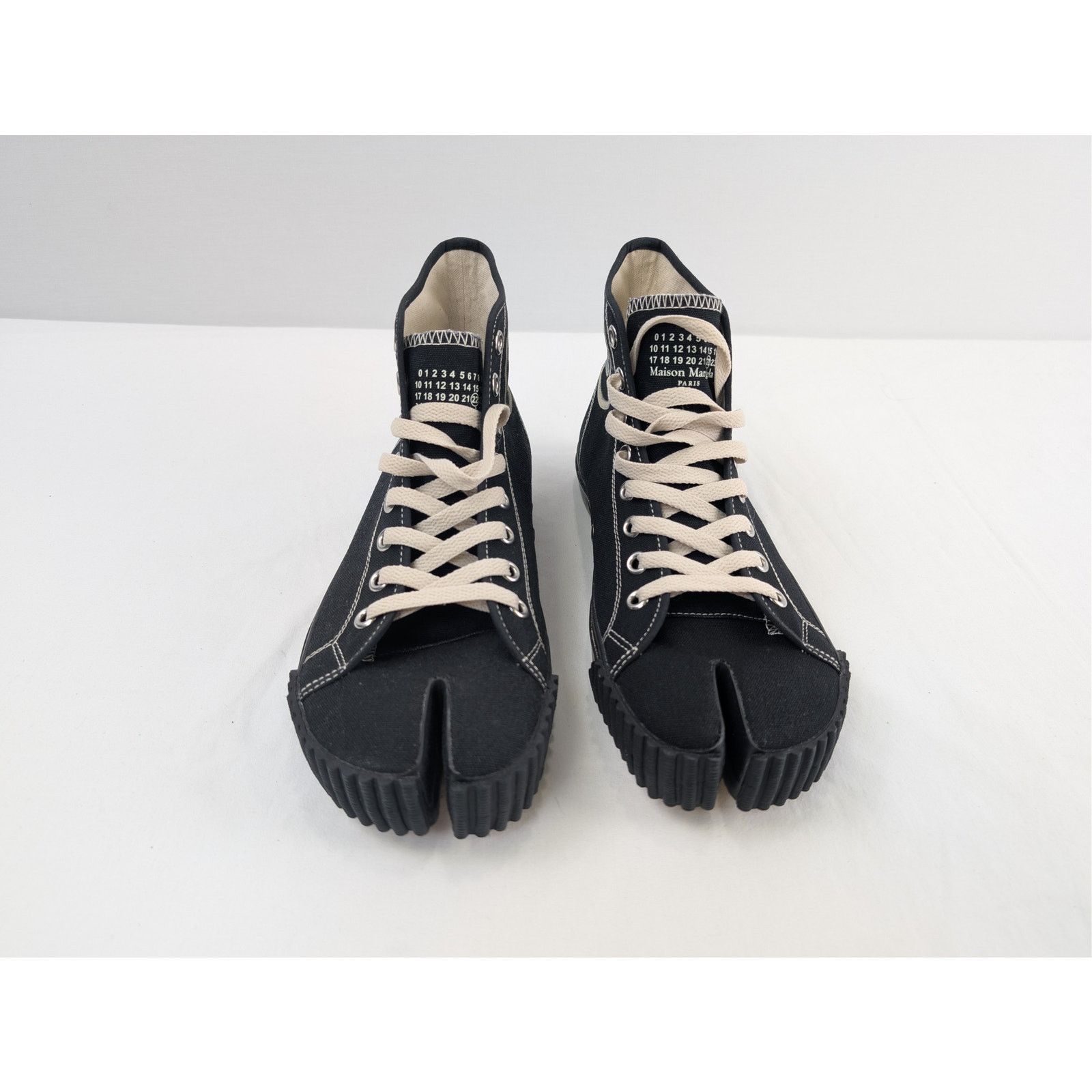 Maison Margiela o1rshd1 Q:2 / Tabi High Top Sneakers in Black/Beige Size US 10.5 / EU 43-44 - 9 Thumbnail