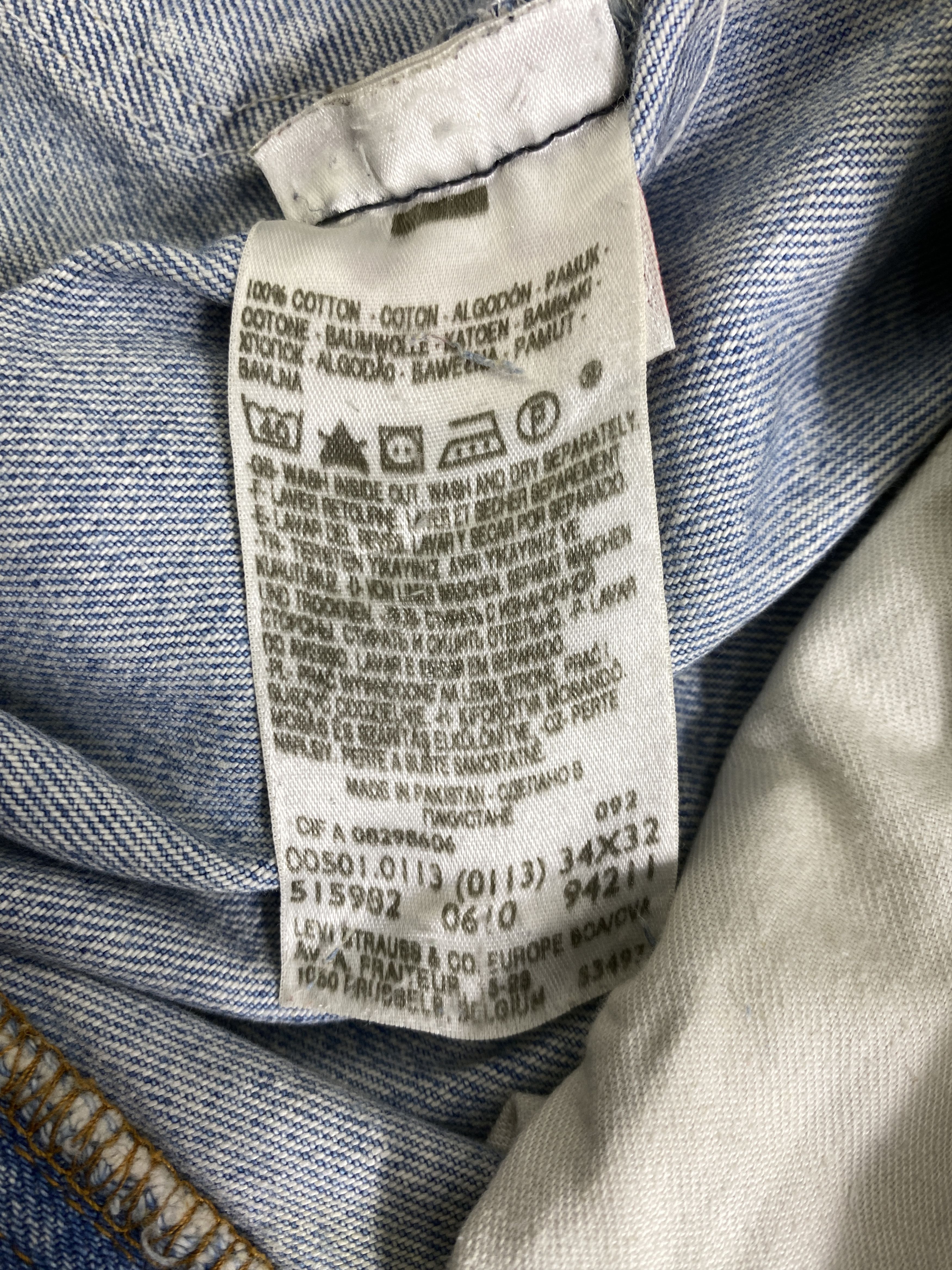 Levi's Light Blue Wash Vintage Levis 501 Denim Jeans 35x27 - JN3160 Size US 35 - 10 Thumbnail