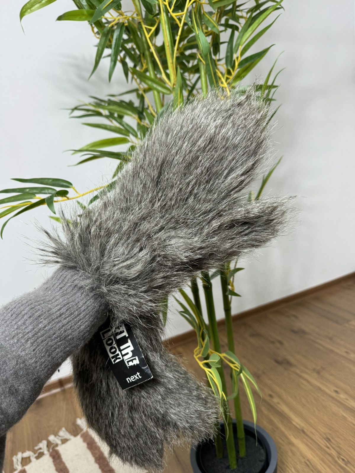 Vintage VINTAGE FUR SOFT FLUFFY MOHAIR GLOVES Size ONE SIZE - 3 Thumbnail