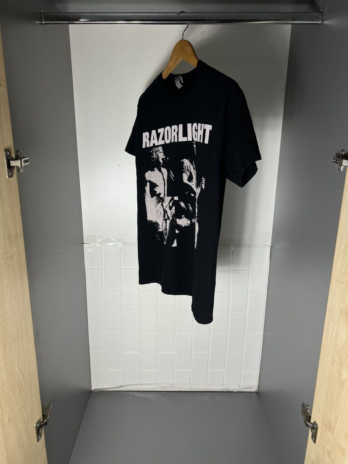 Band Tees VINTAGE RAZORLIGHT WORLD TOUR ROCK T-SHIRT METAL PUNK Y2K Size US M / EU 48-50 / 2 - 14 Thumbnail