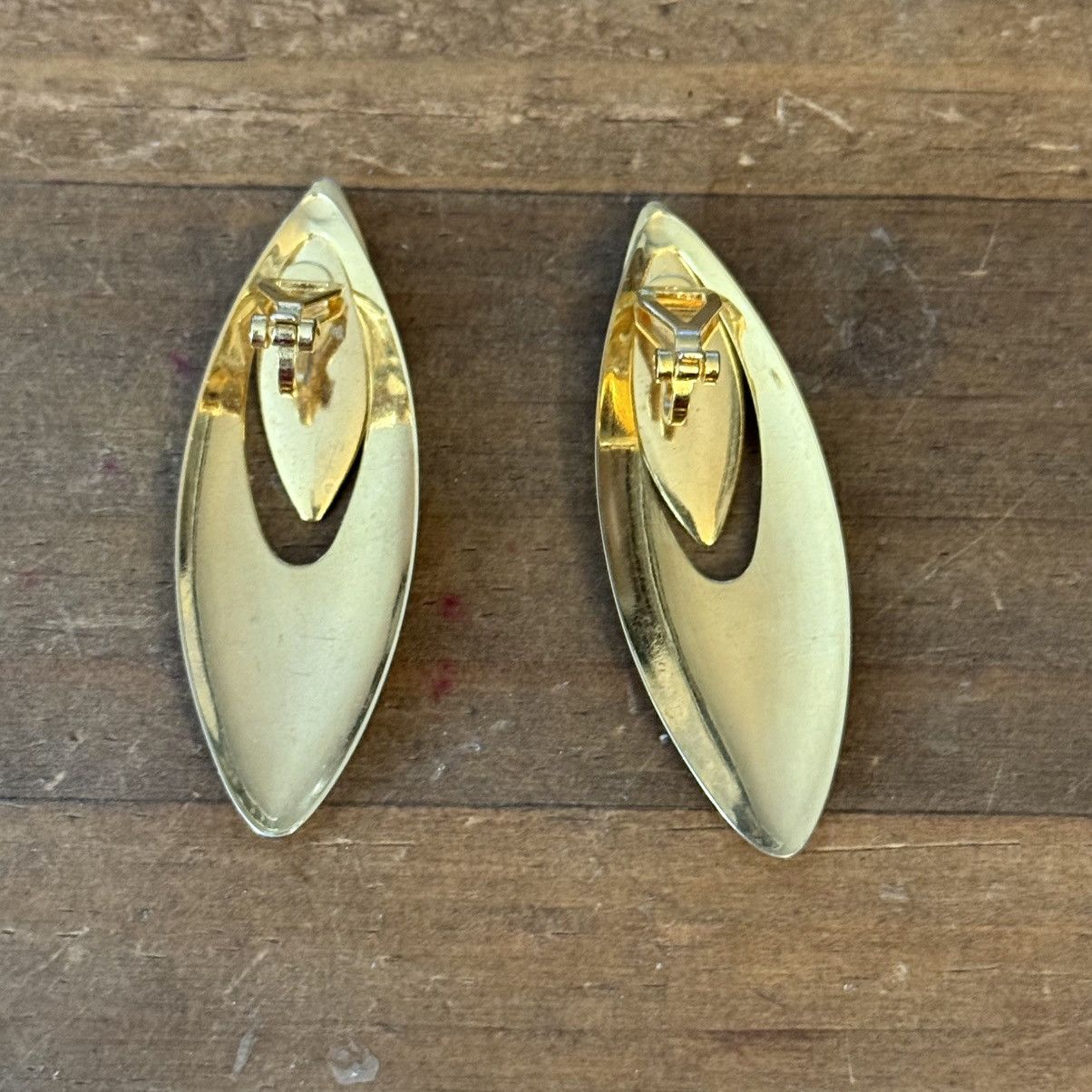 Vintage Vintage gold and black oblong clip on earrings Size ONE SIZE - 3 Thumbnail