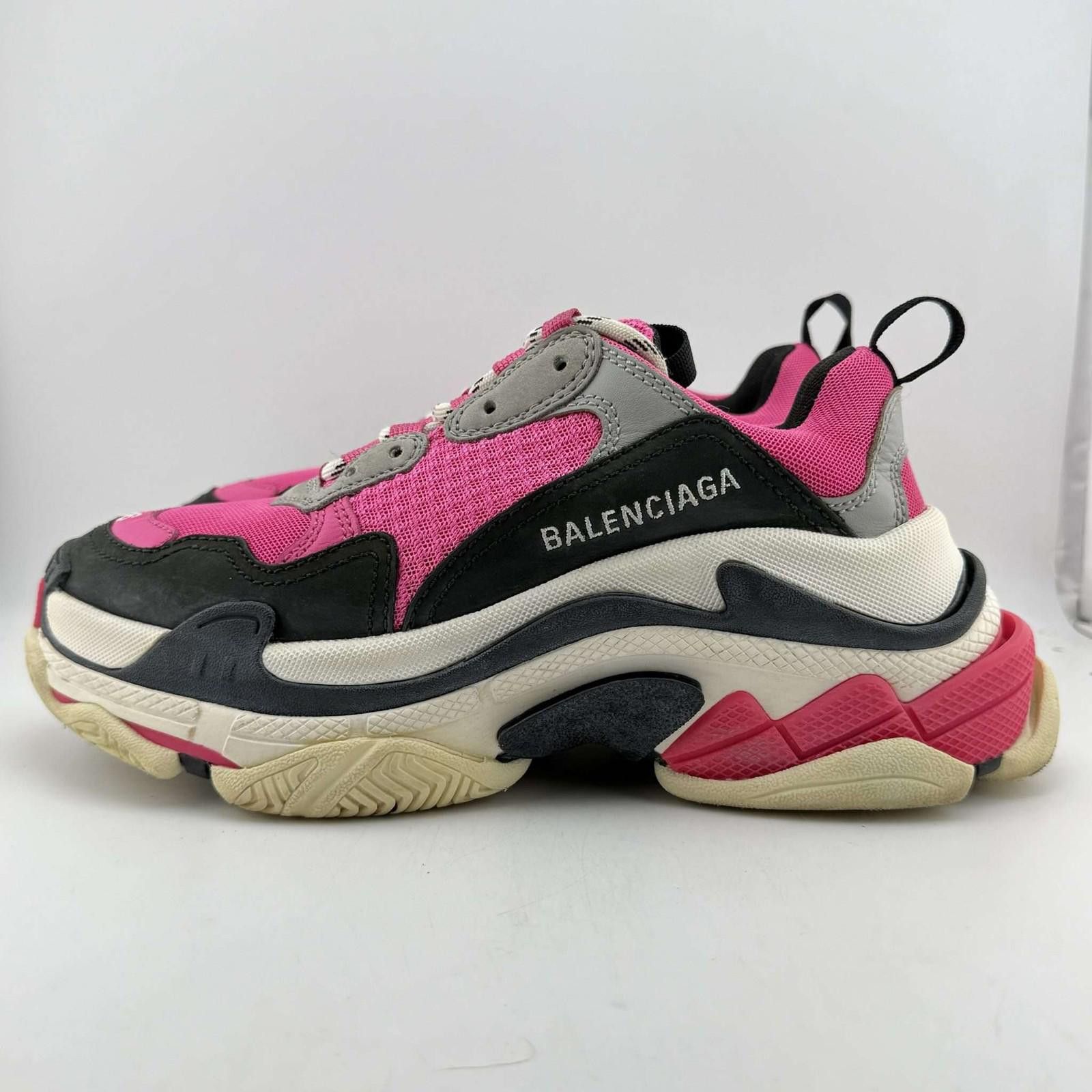 Balenciaga Balenciaga Triple S Pink Sneakers 36 Used with Box Size US 6 / EU 39 - 2 Thumbnail