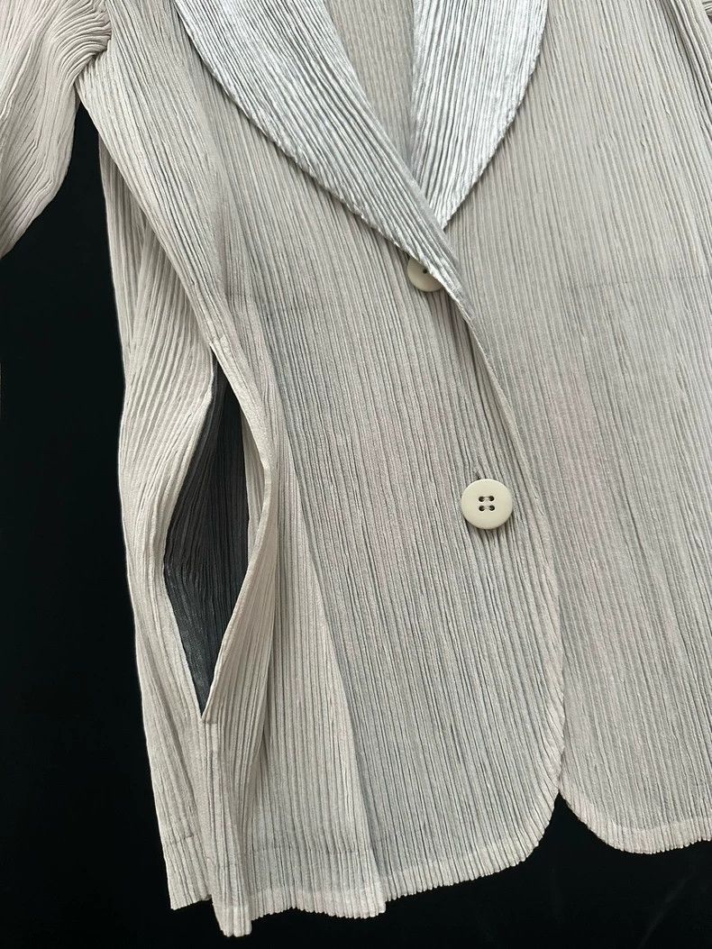 Issey Miyake Issey Miyake size:2 A white pleated cardigan Size XS / US 0-2 / IT 36-38 - 7 Thumbnail