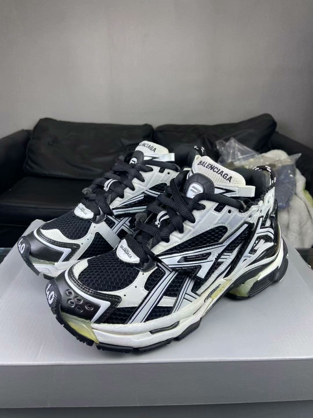 Balenciaga Balenciaga Running Black Lowtop Sneakers 7.5 Men Size US 7.5 / EU 40-41 - 1 Thumbnail