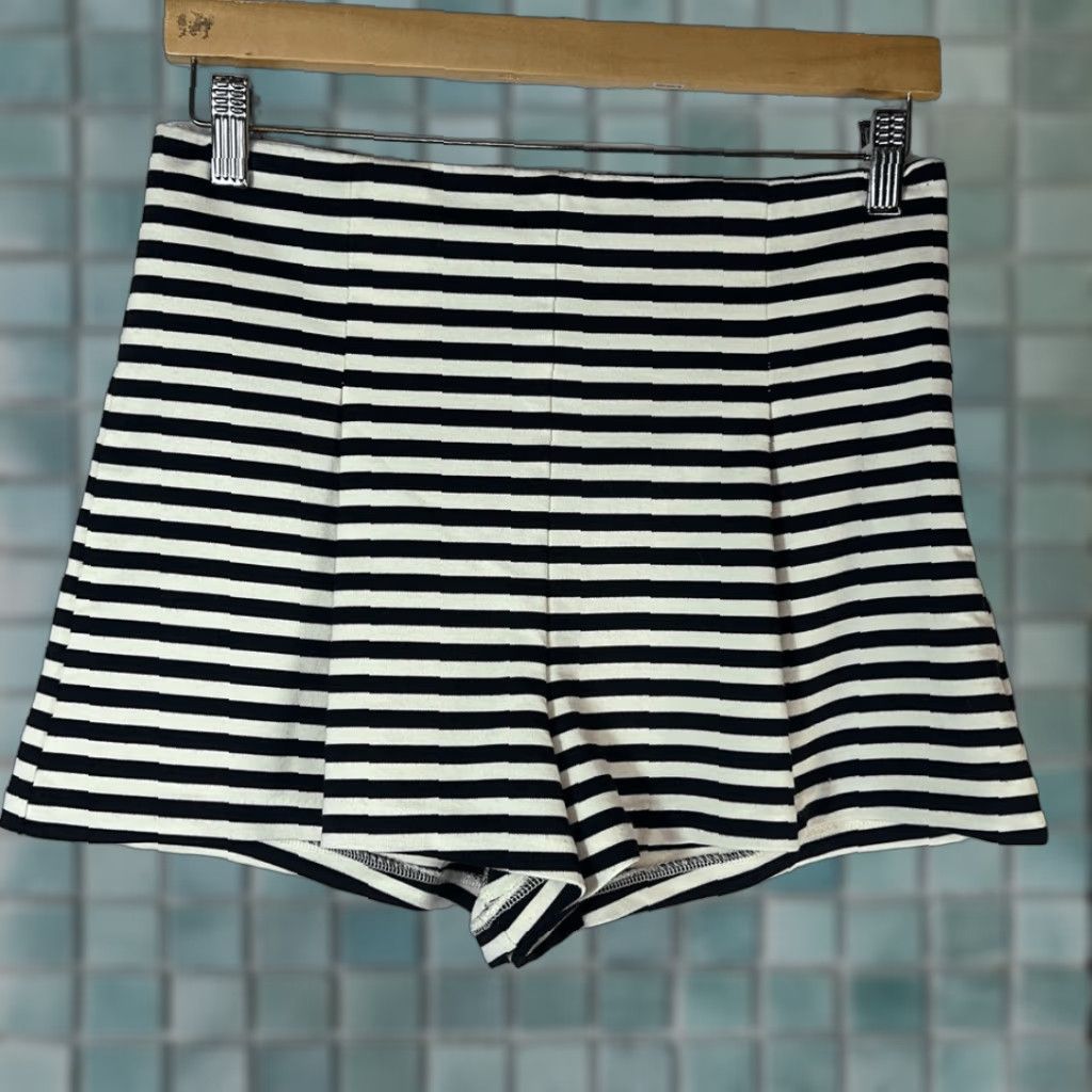 Free People Free People Shorts Skimmer Striped High Rise Pleated Multicolor M Women Size 32" / US 10 / IT 46 - 1 Thumbnail