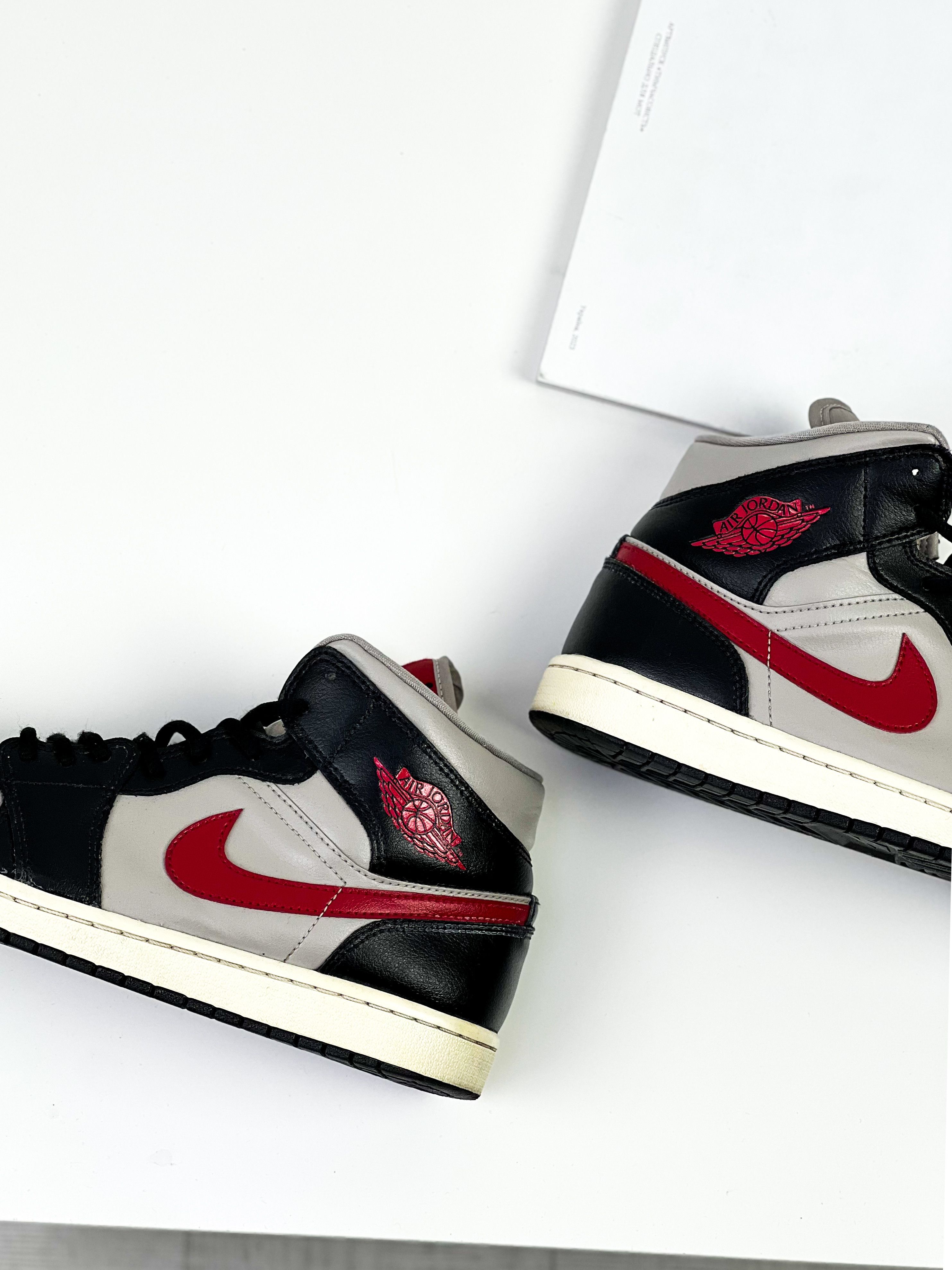 Jordan Brand × Nike Air Jordan 1 Mid Size US 9 / EU 42 - 2 Thumbnail
