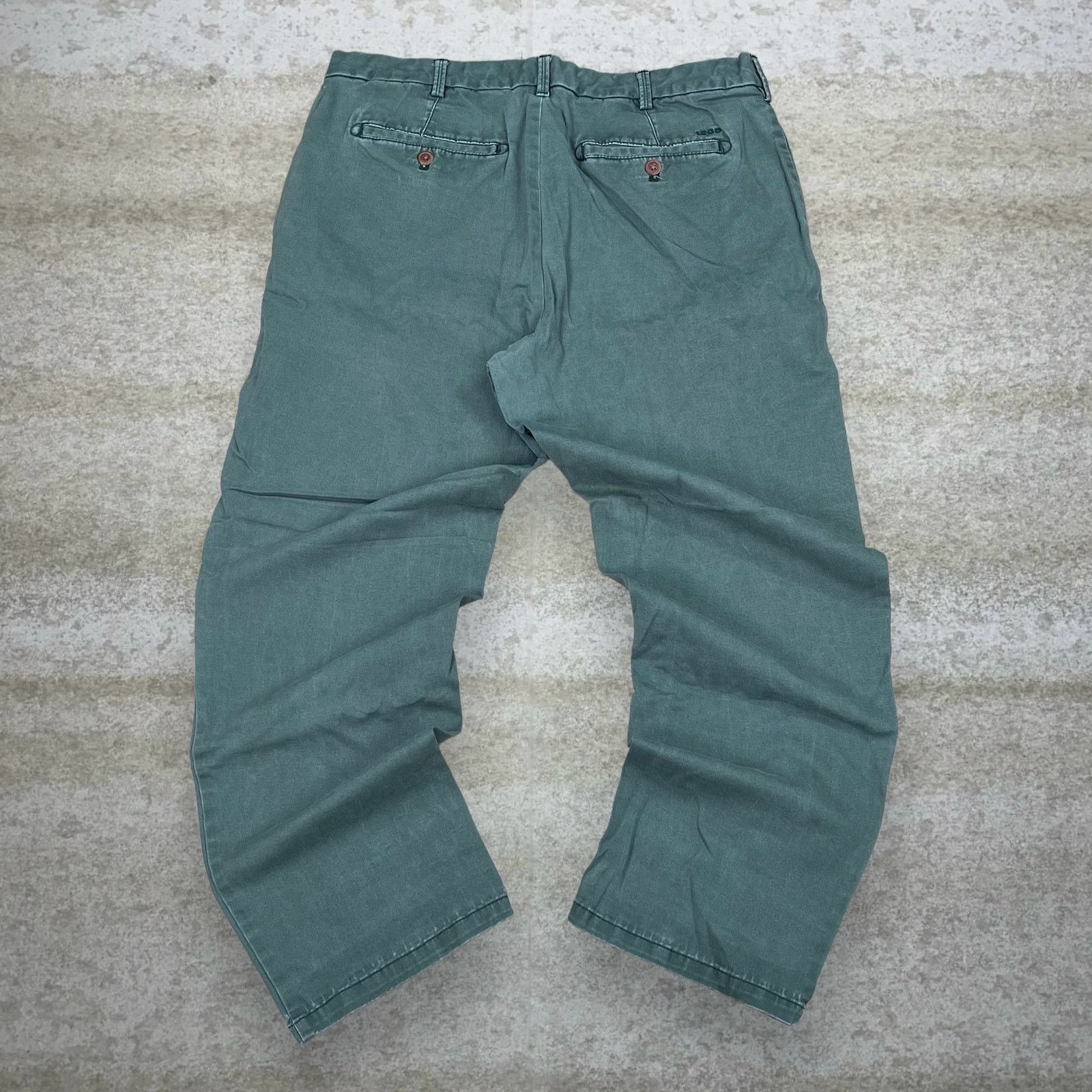 Izod Vintage Y2K Izod Khakis Pants 36x30 Relaxed Fit Green Cotton Size US 36 / EU 52 - 1 Thumbnail