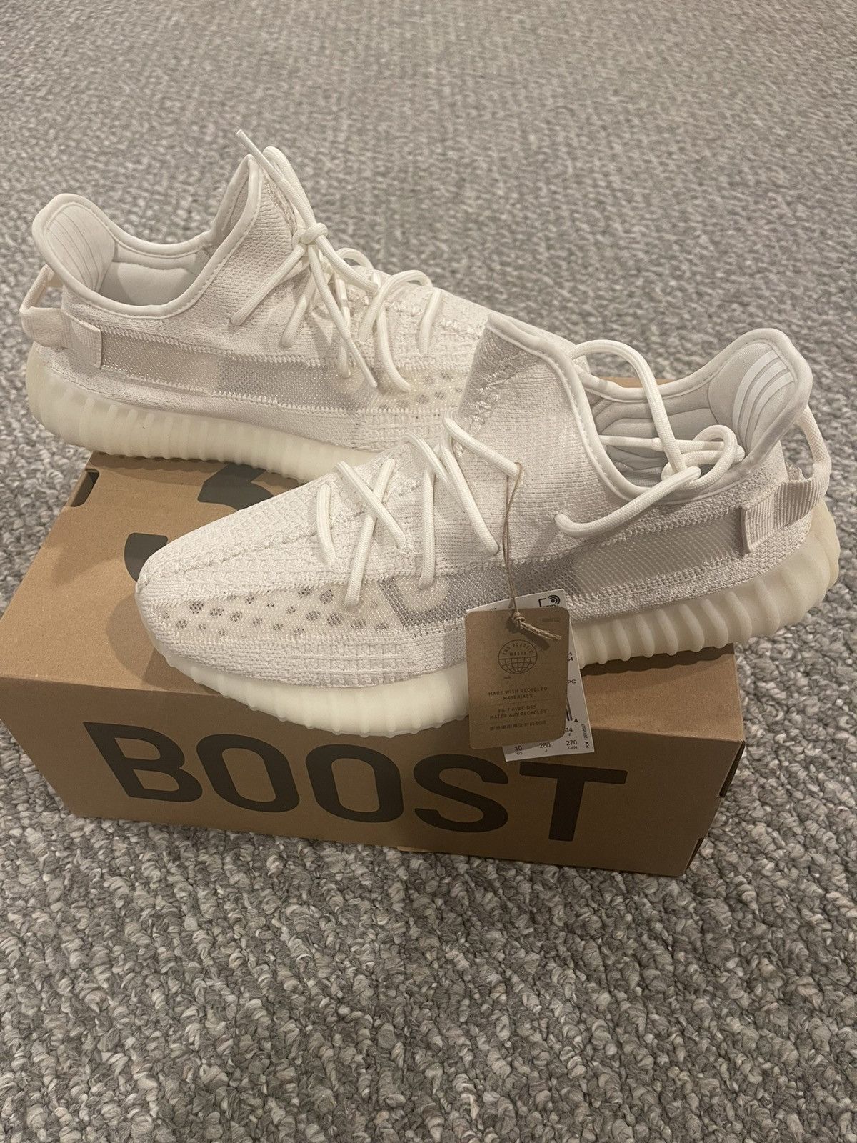 Yeezy Yeezy 350 V2 Bone Size 10 Brand New DS Size US 10 / EU 43 - 1 Thumbnail