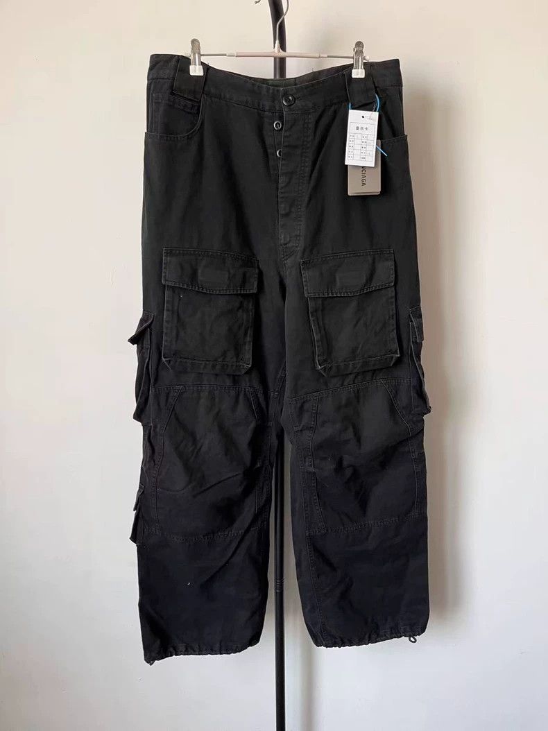 Balenciaga Balenciaga size L Solid Color Buttoned Mid-Rise Straight O Size US 27 - 1 Thumbnail