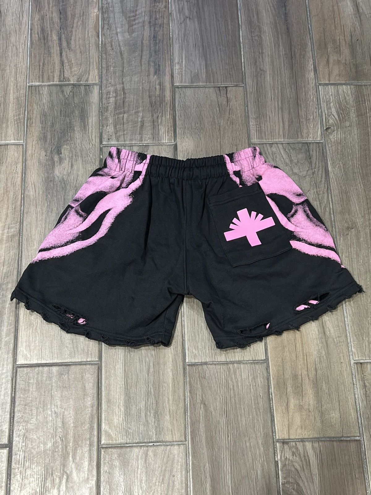 Vertabrae VERTABRAE “SKULL SHORTS” (BLACK/PINK) - SIZE MEDIUM Size US 30 / EU 46 - 2 Thumbnail